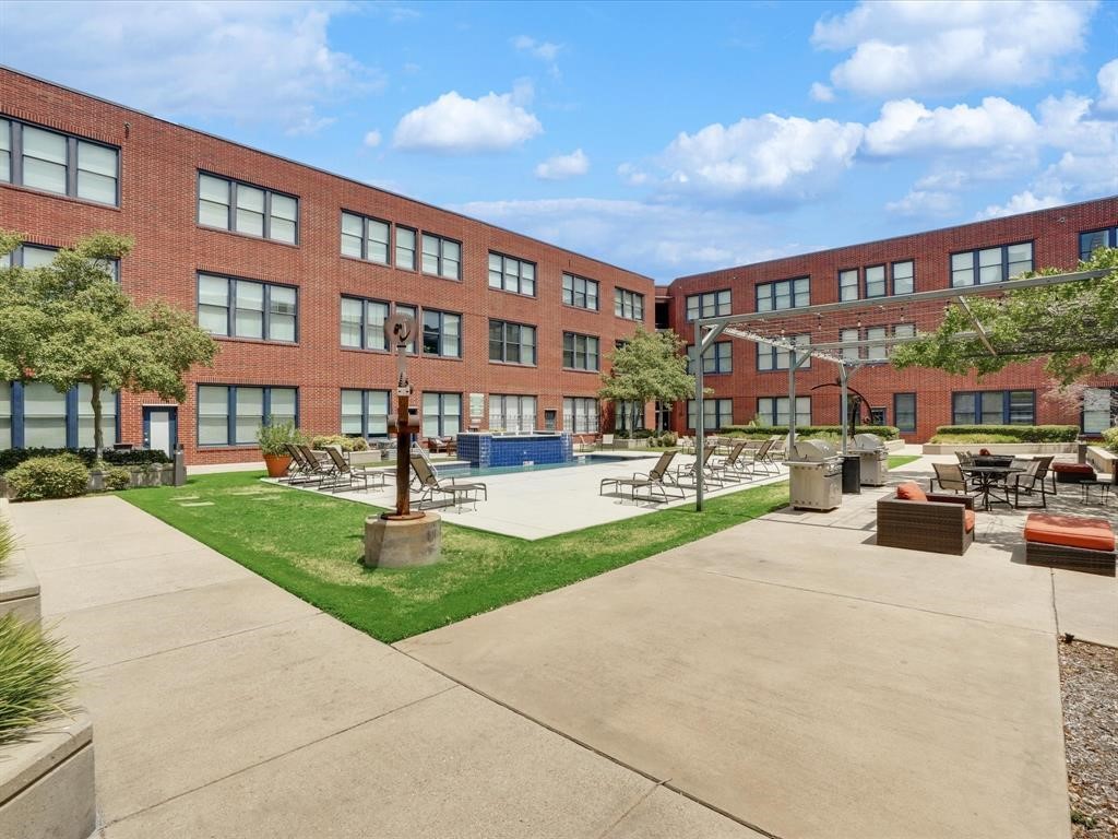 2502 Live Oak Street 129