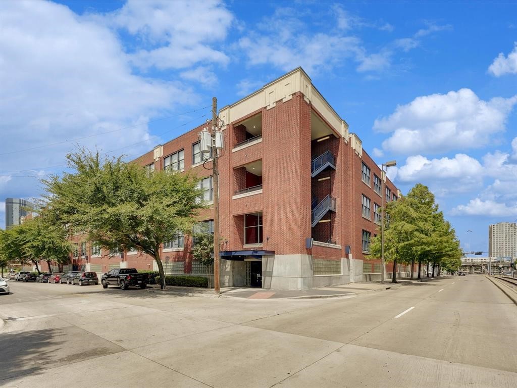 2502 Live Oak Street 129