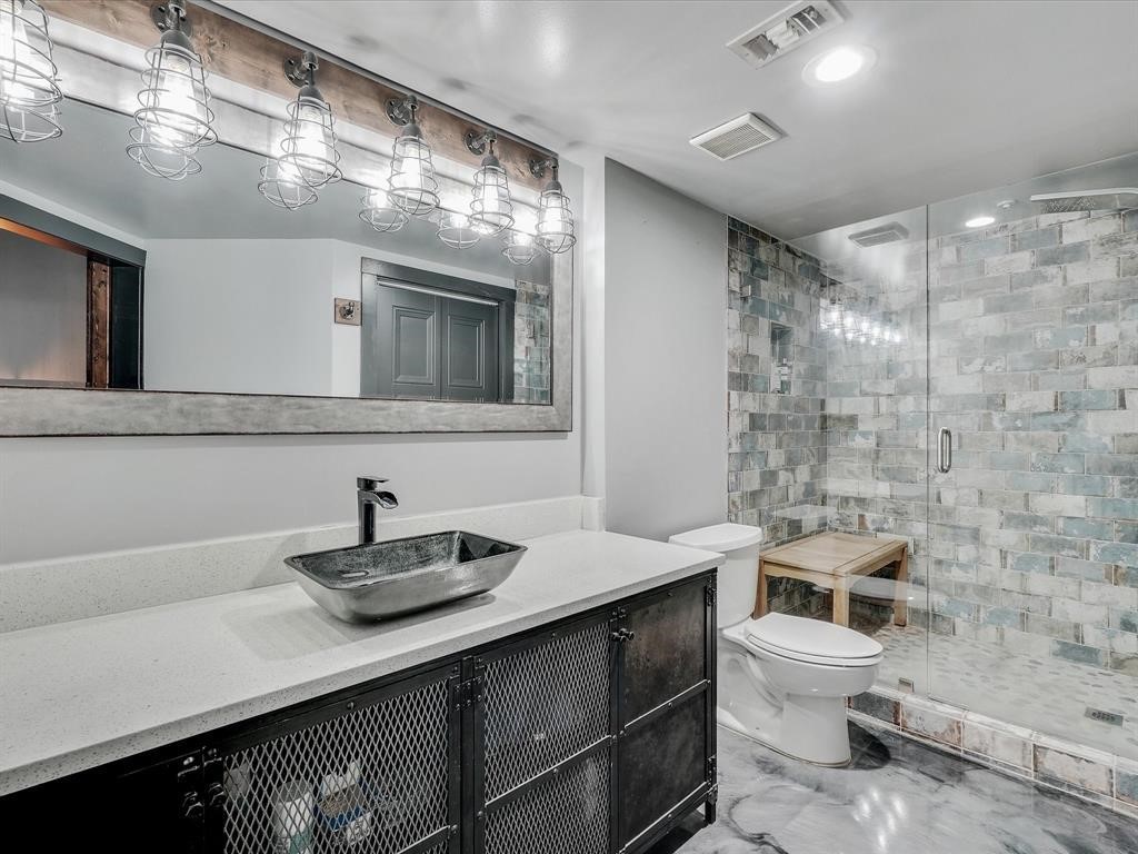 2502 Live Oak Street 129