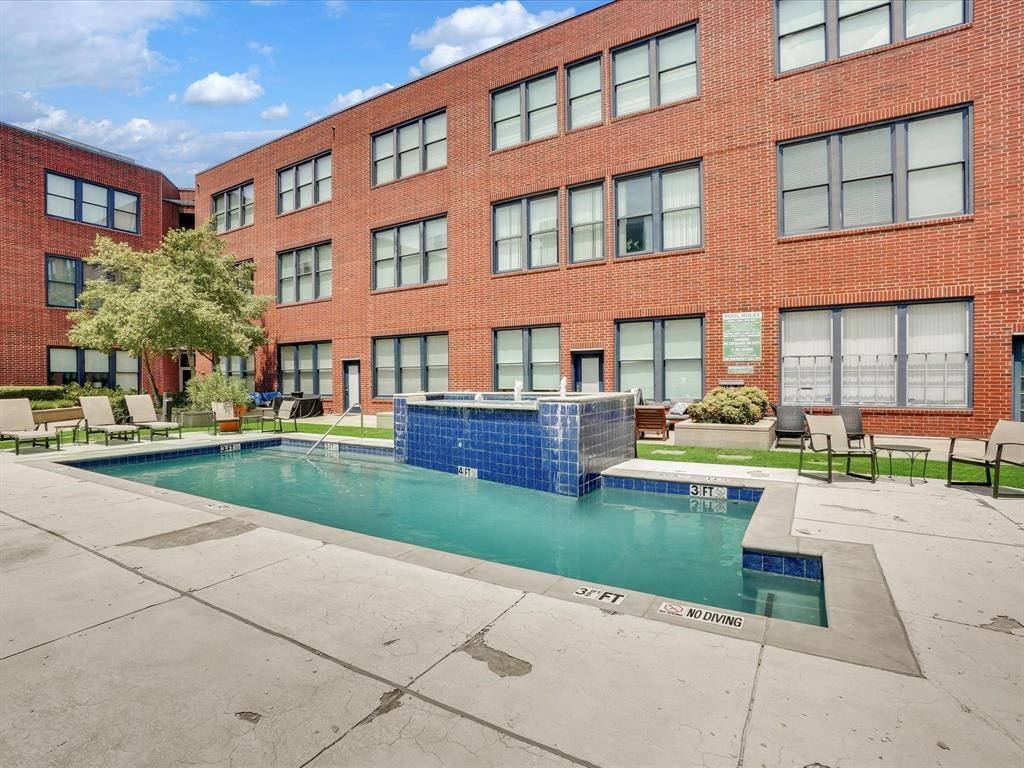 2502 Live Oak Street 129