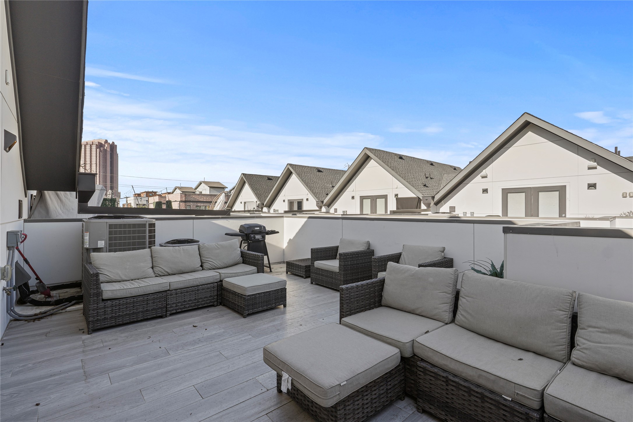 3880 Munger Avenue 9