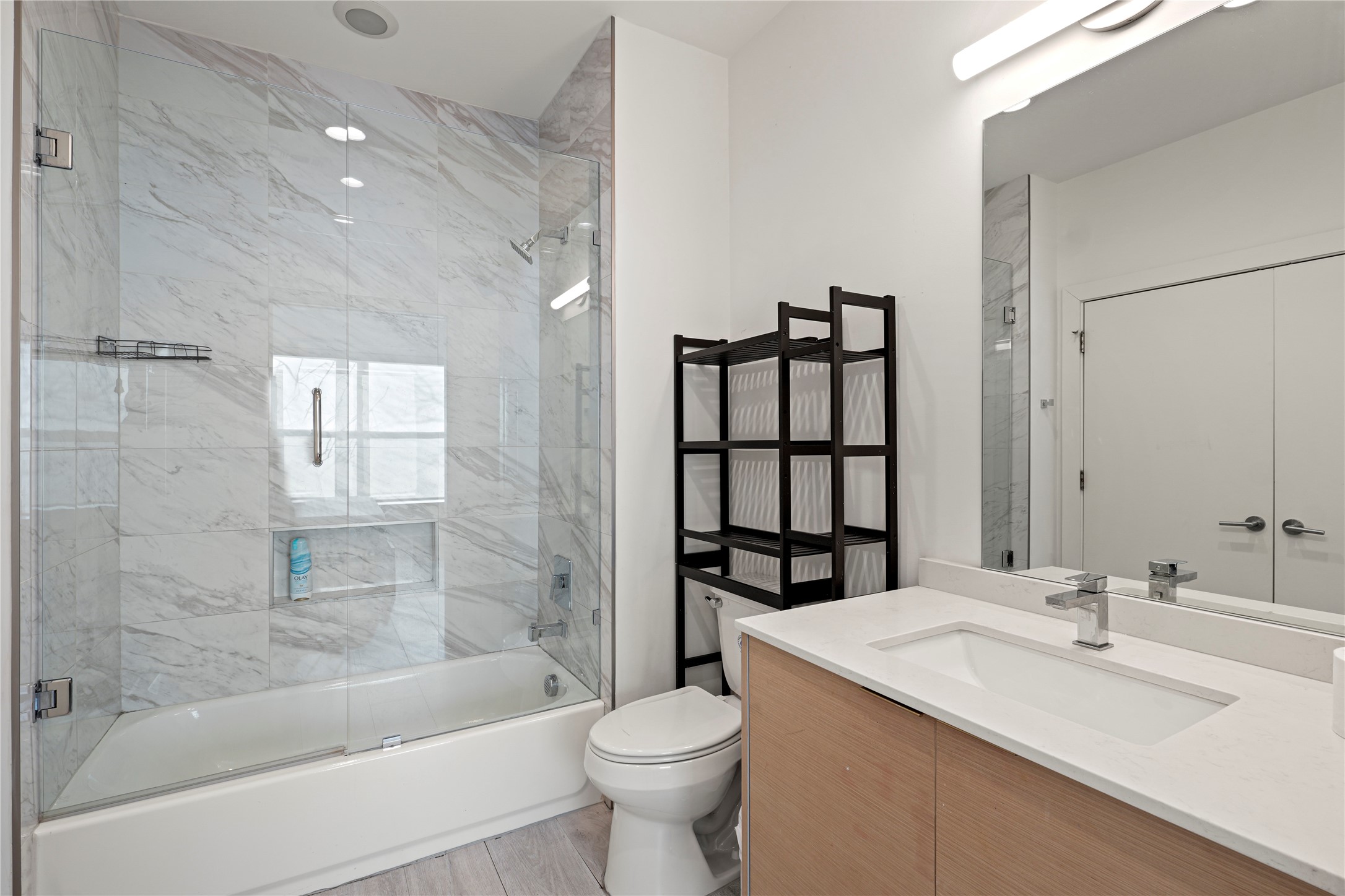 3880 Munger Avenue 9