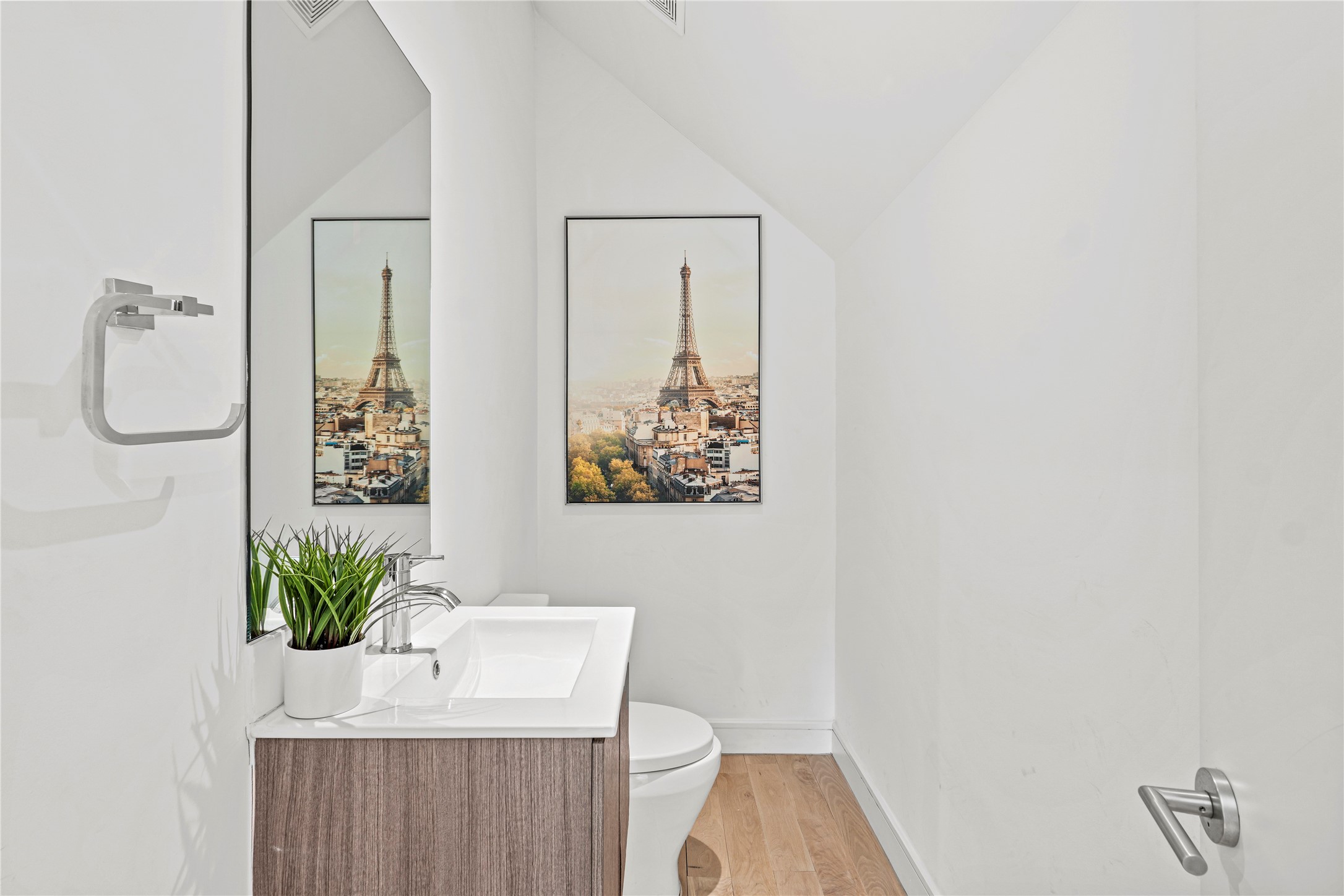 3880 Munger Avenue 9