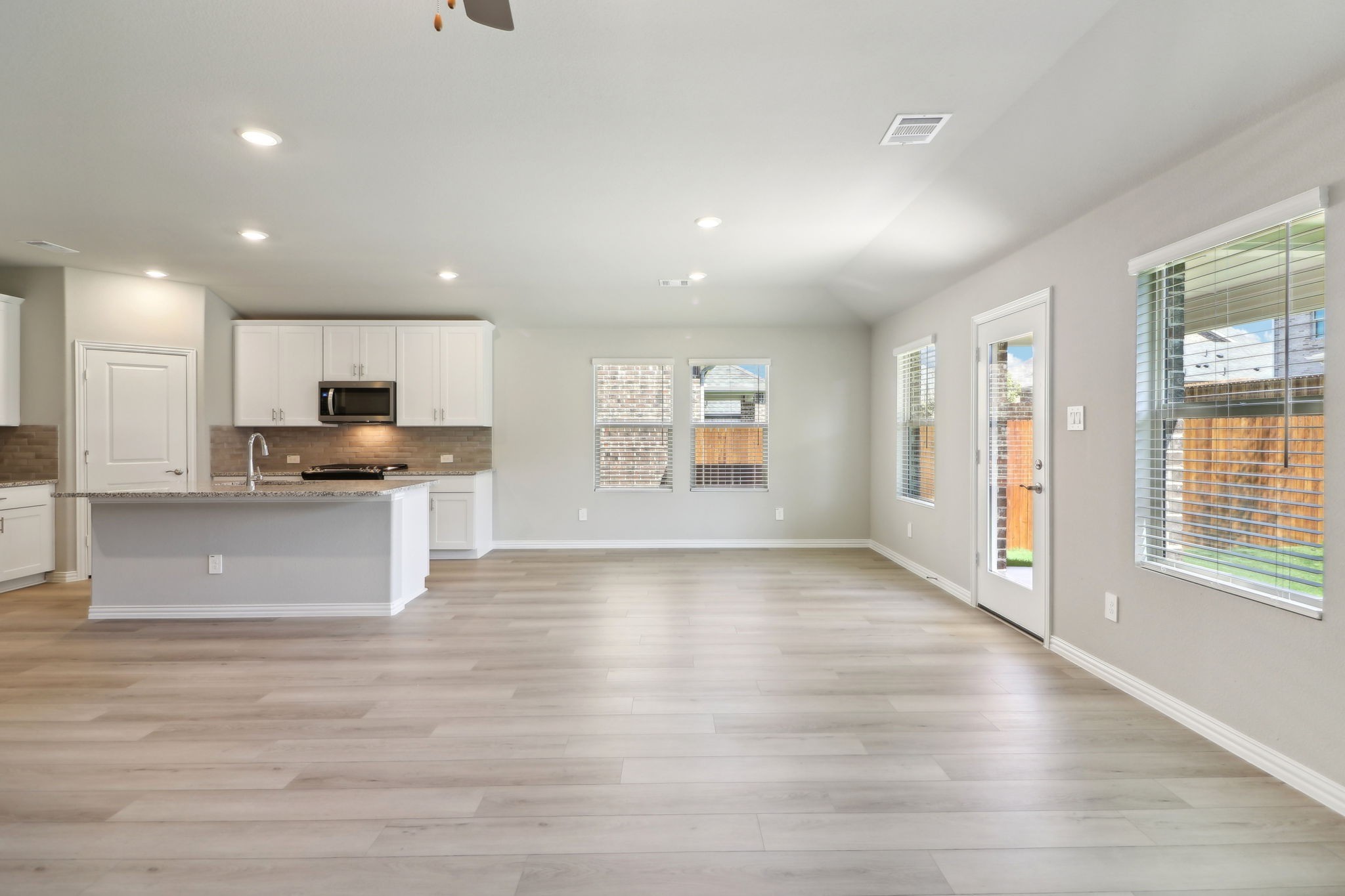 2724 Lopice Lane