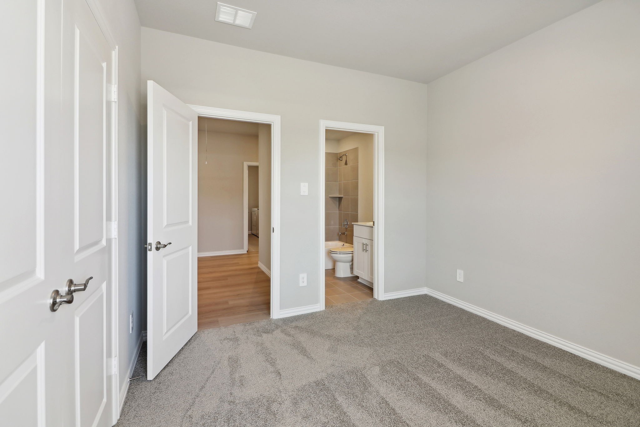 2724 Lopice Lane
