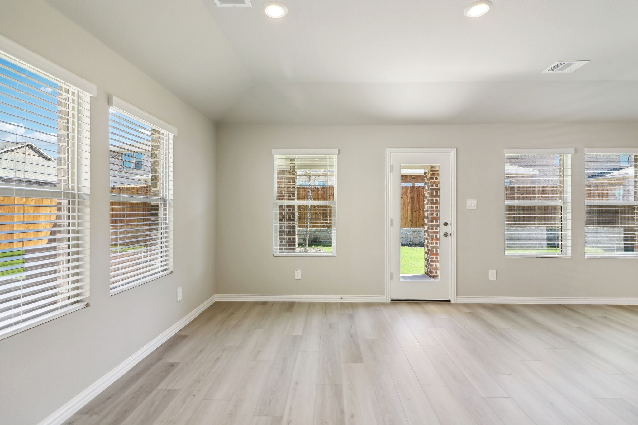 2724 Lopice Lane