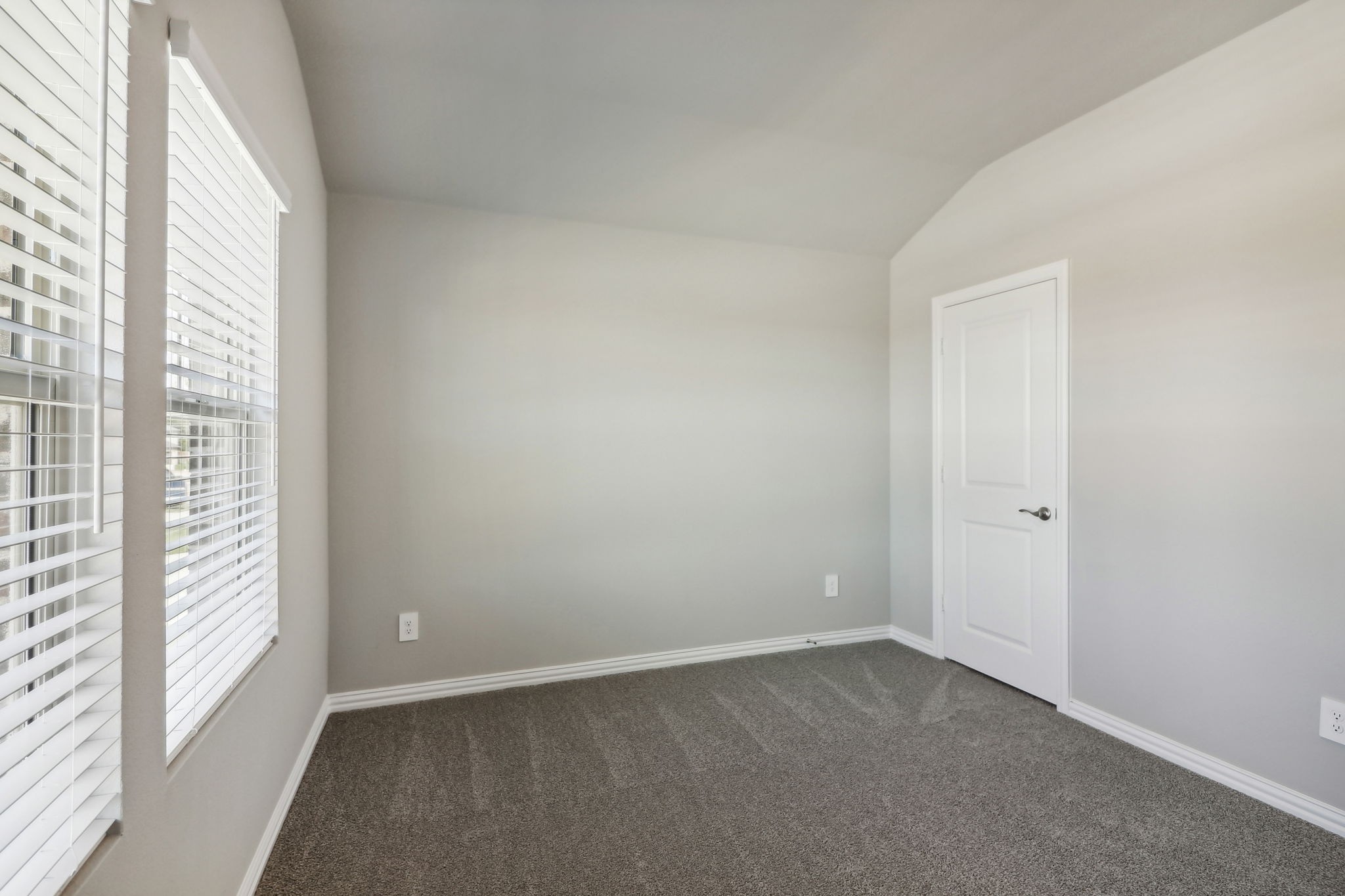 2724 Lopice Lane