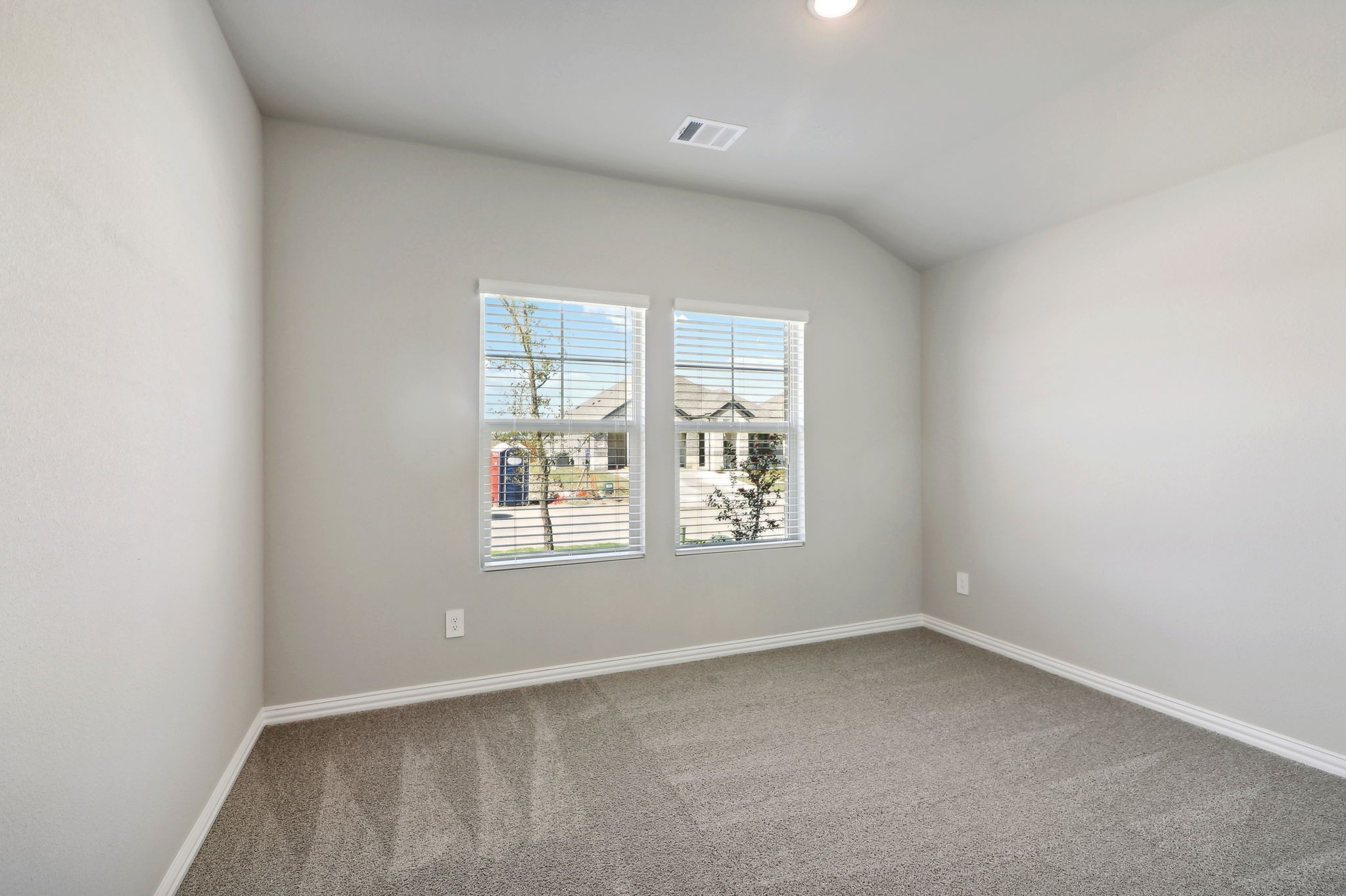 2724 Lopice Lane