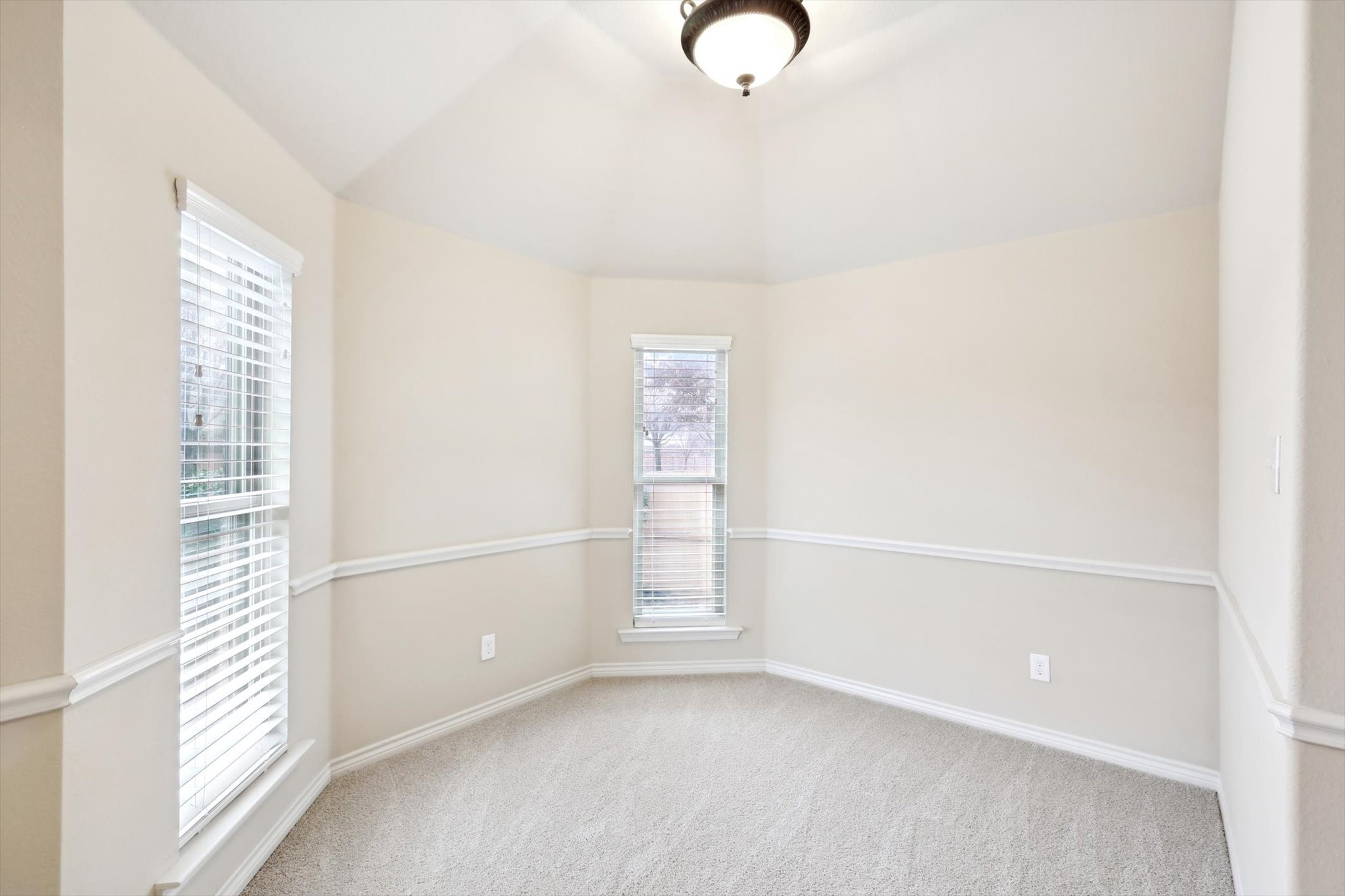 11712 Wolfcreek Lane