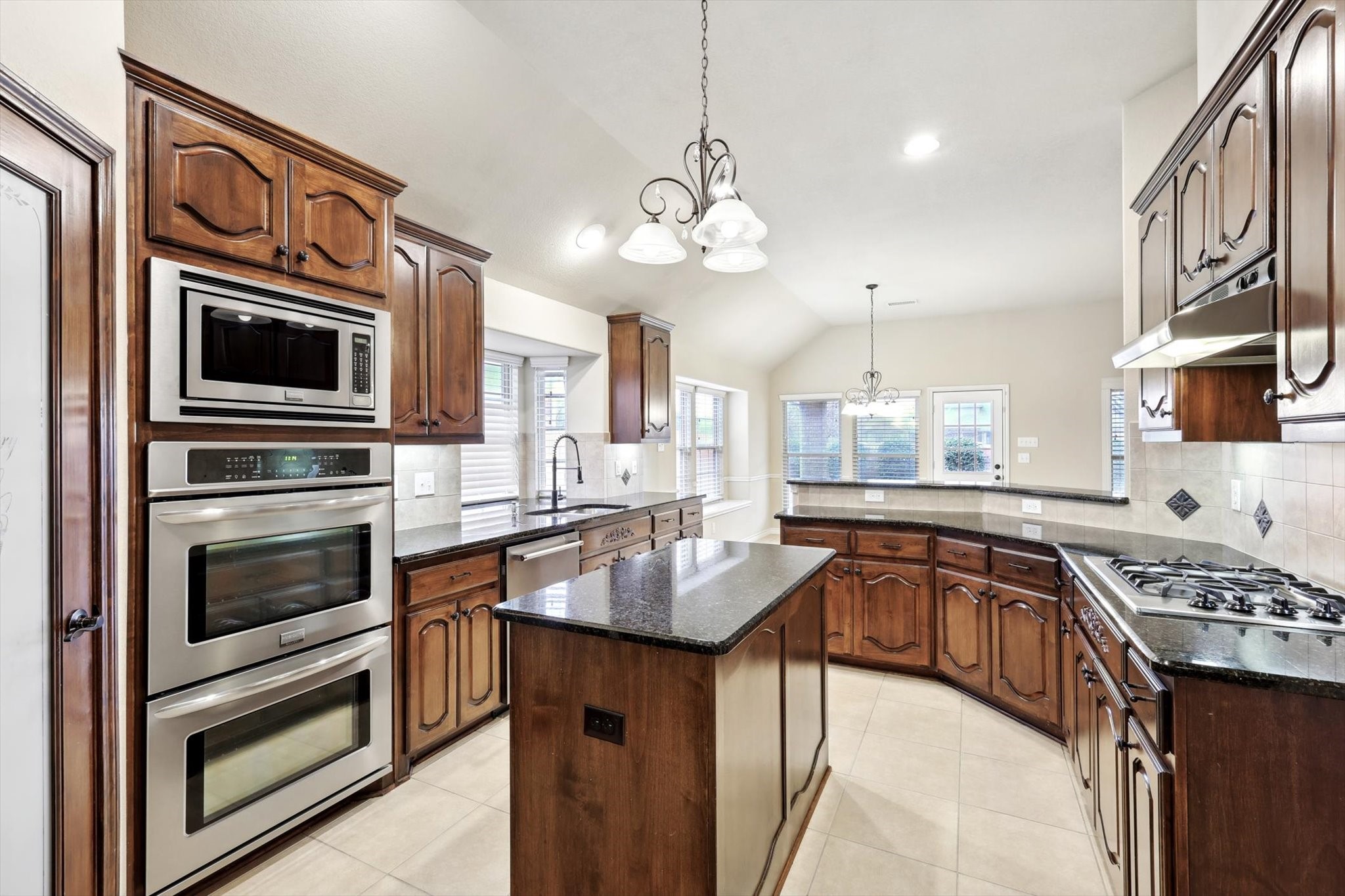 11712 Wolfcreek Lane