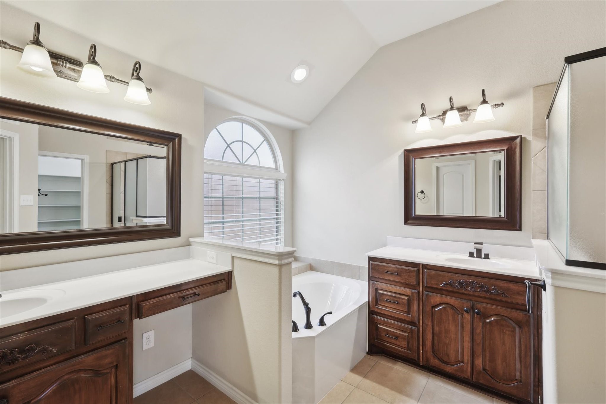 11712 Wolfcreek Lane