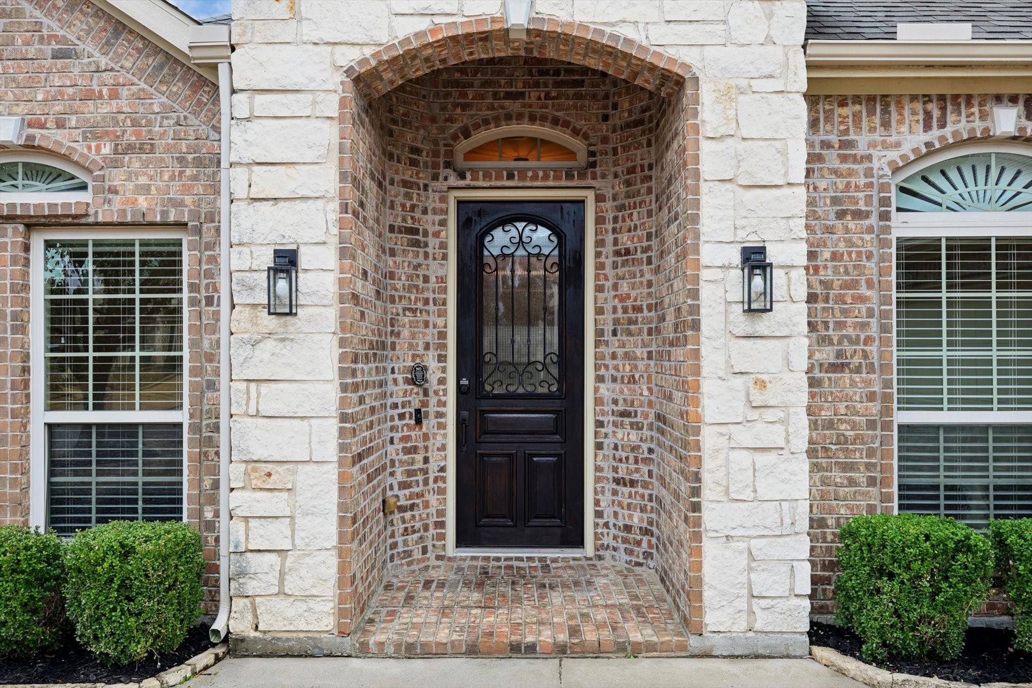 11712 Wolfcreek Lane