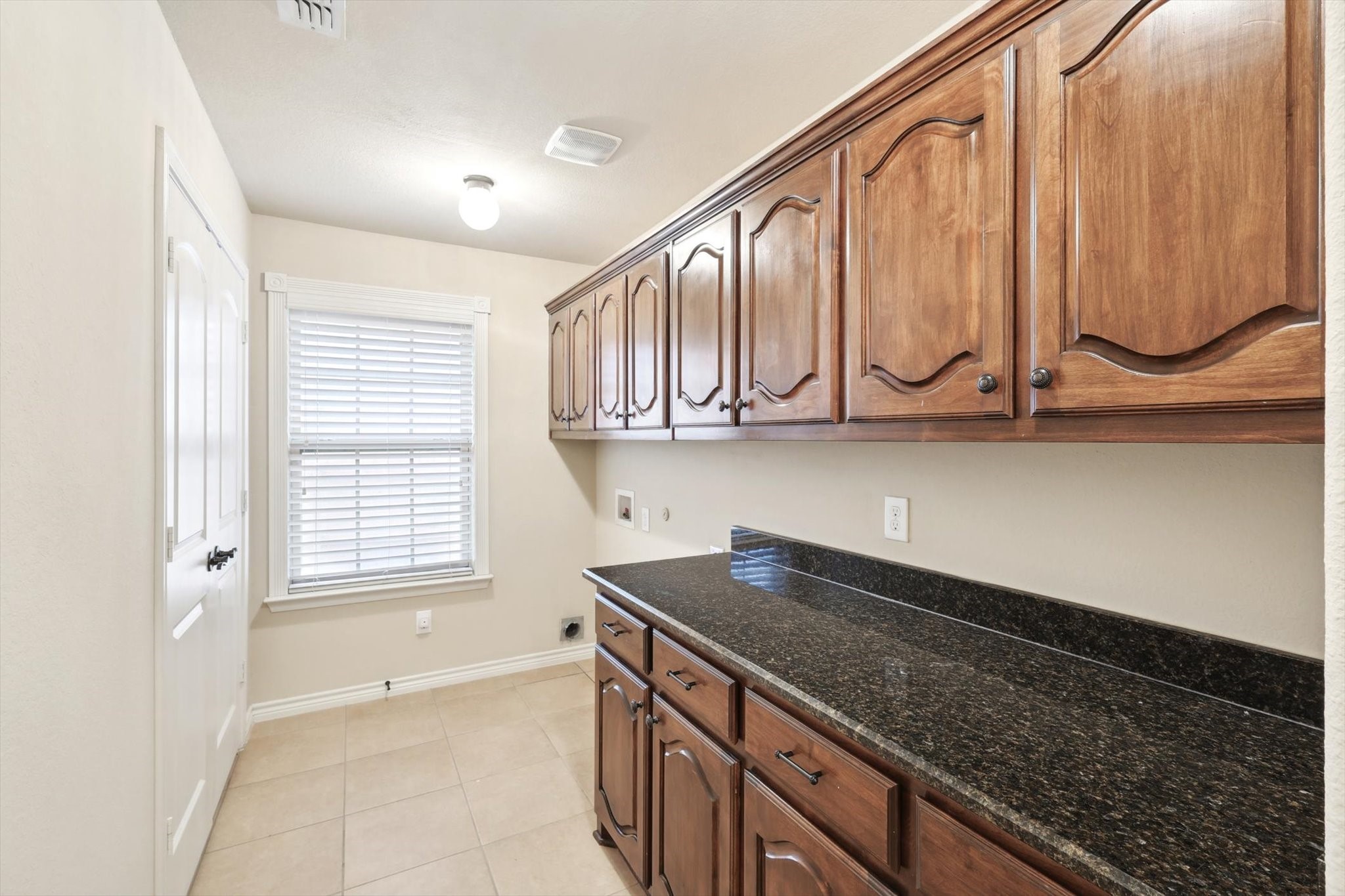 11712 Wolfcreek Lane