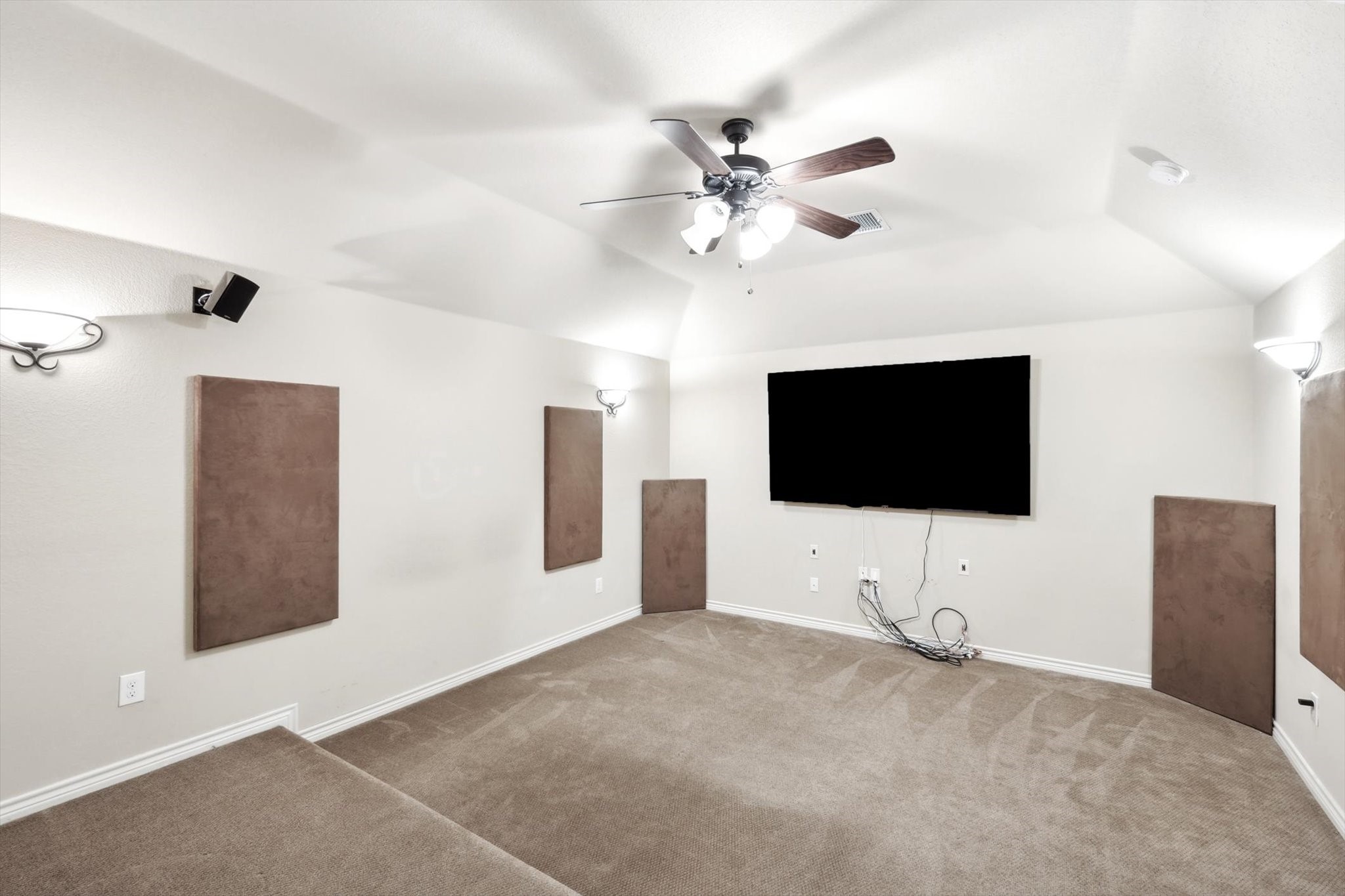 11712 Wolfcreek Lane