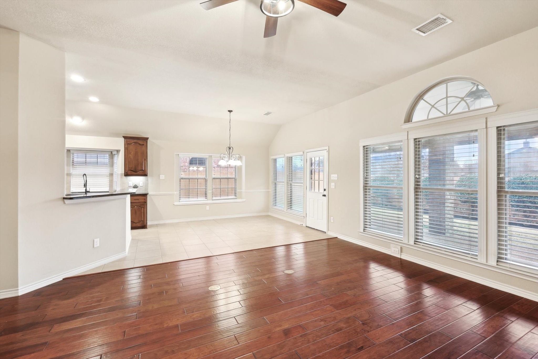 11712 Wolfcreek Lane