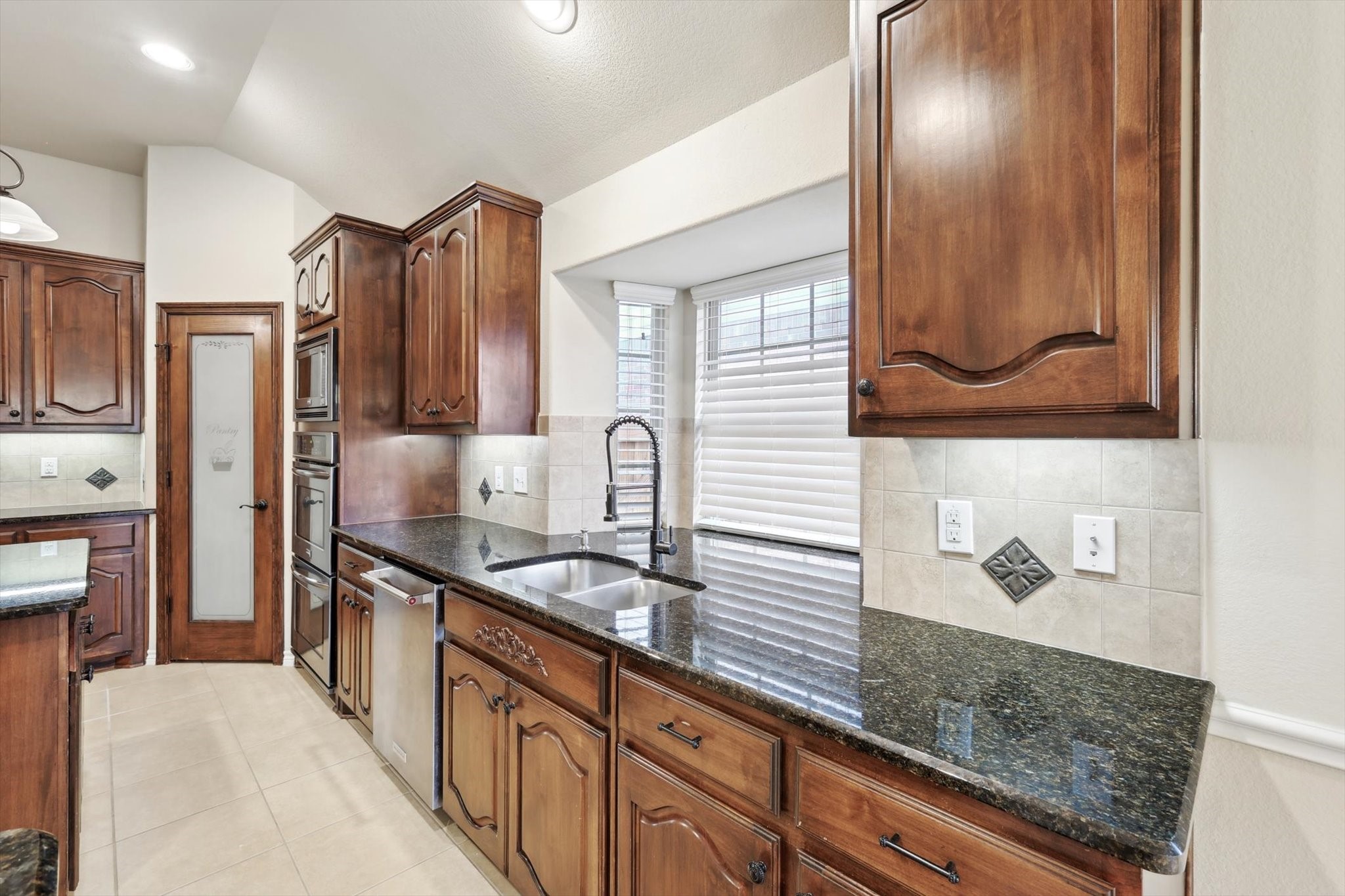 11712 Wolfcreek Lane