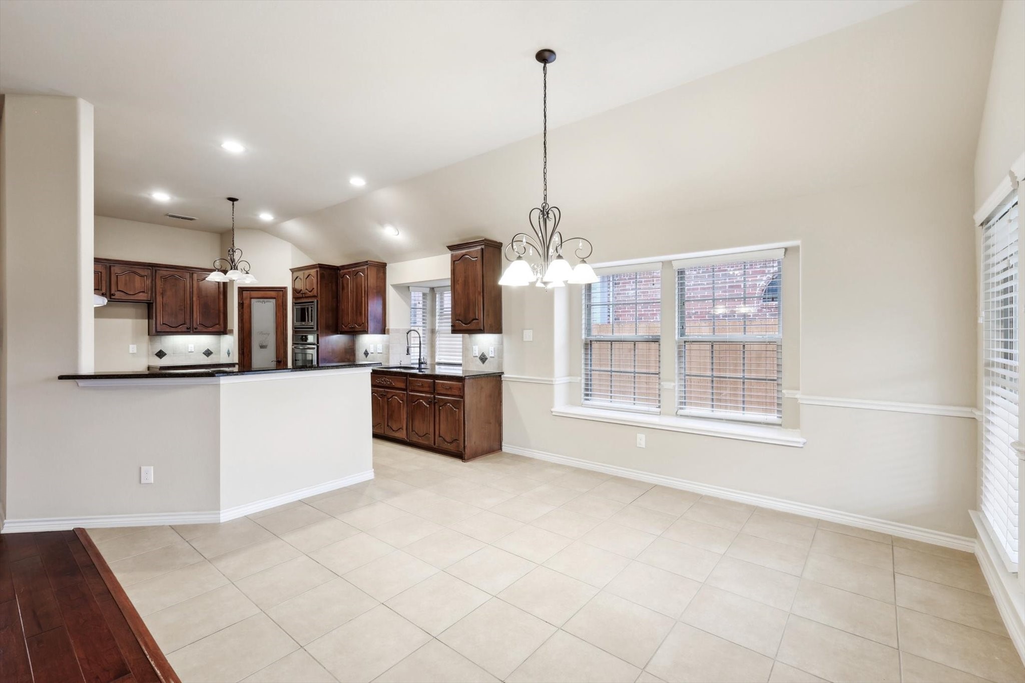 11712 Wolfcreek Lane
