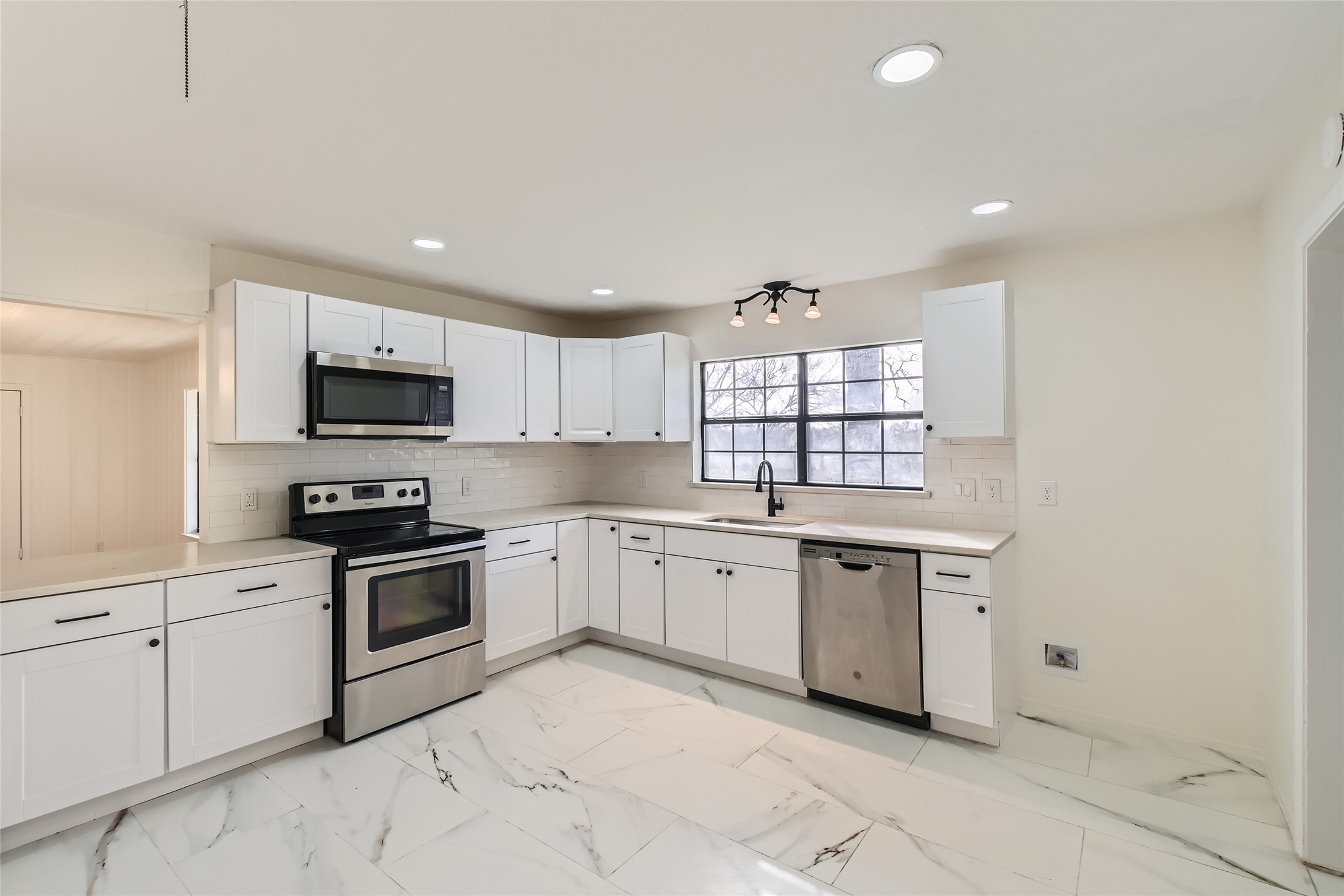 405 Mockingbird Lane