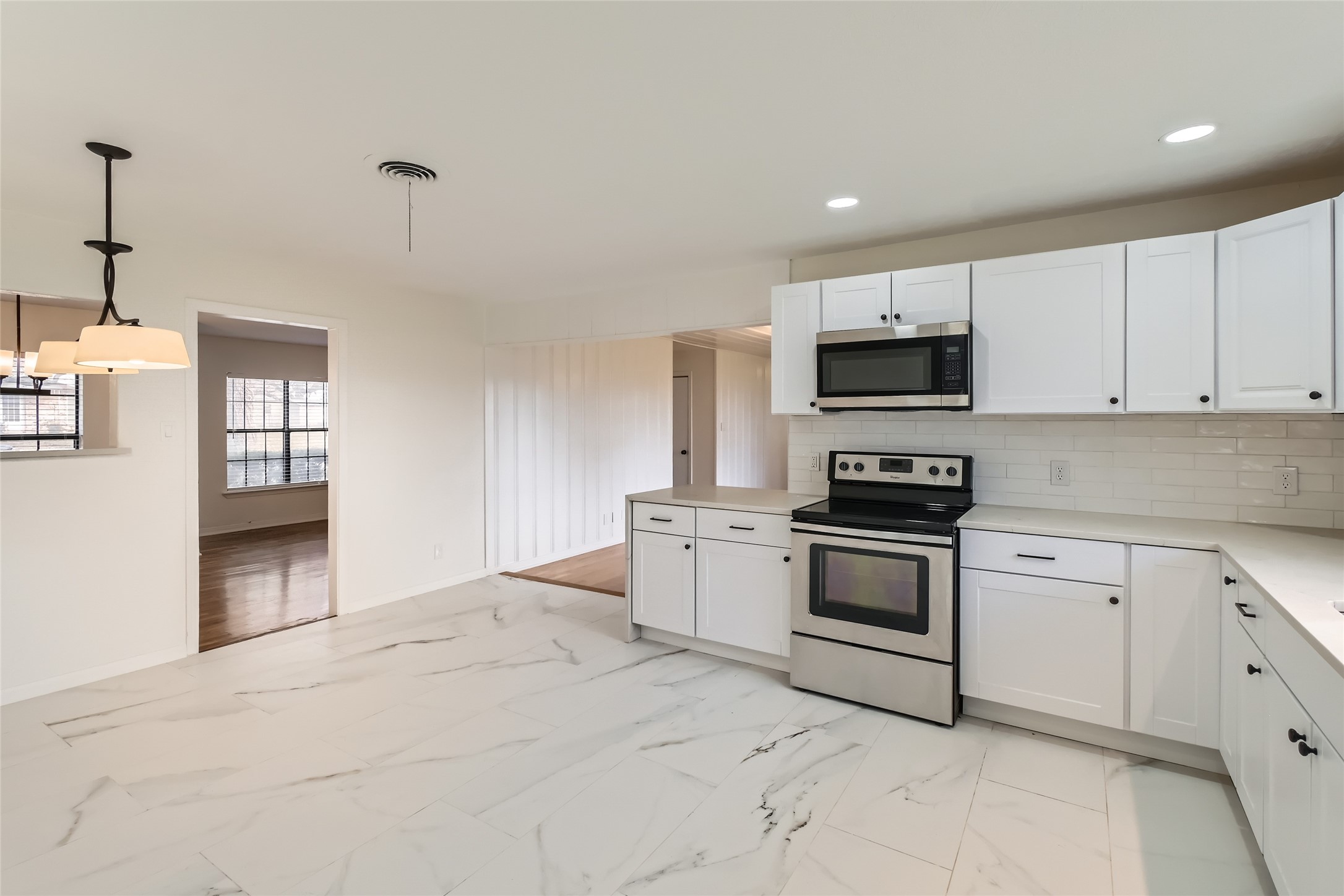 405 Mockingbird Lane