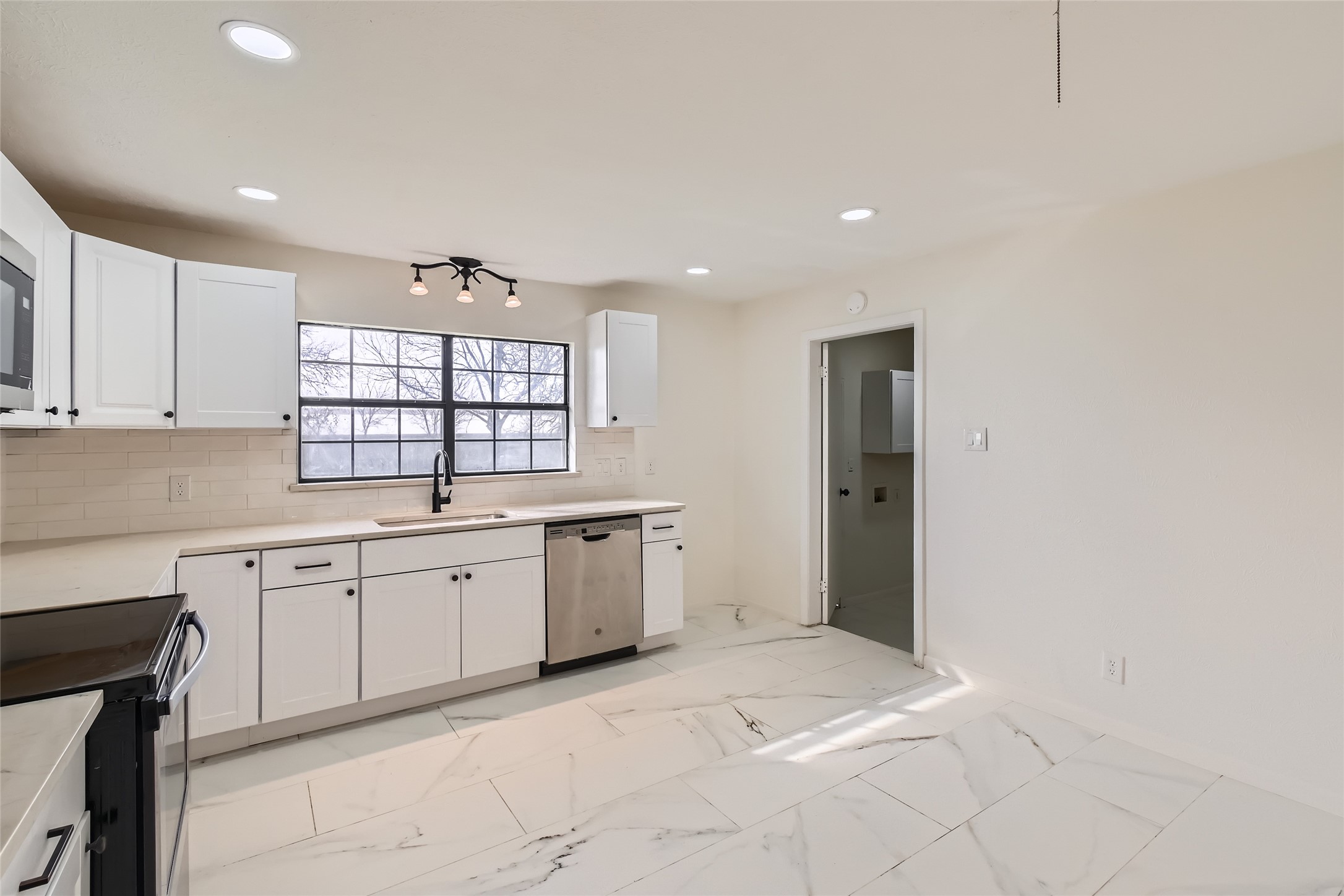 405 Mockingbird Lane