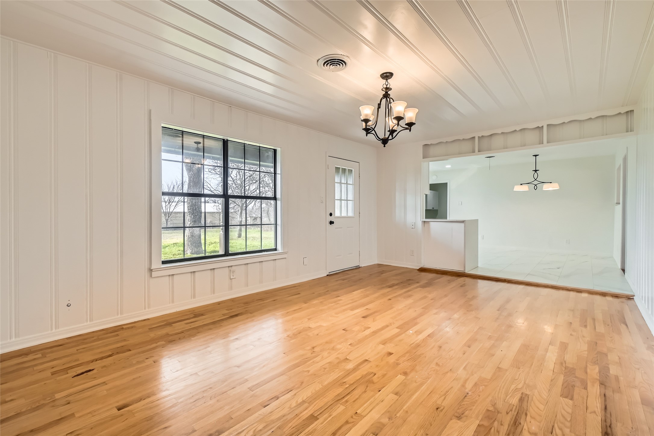 405 Mockingbird Lane
