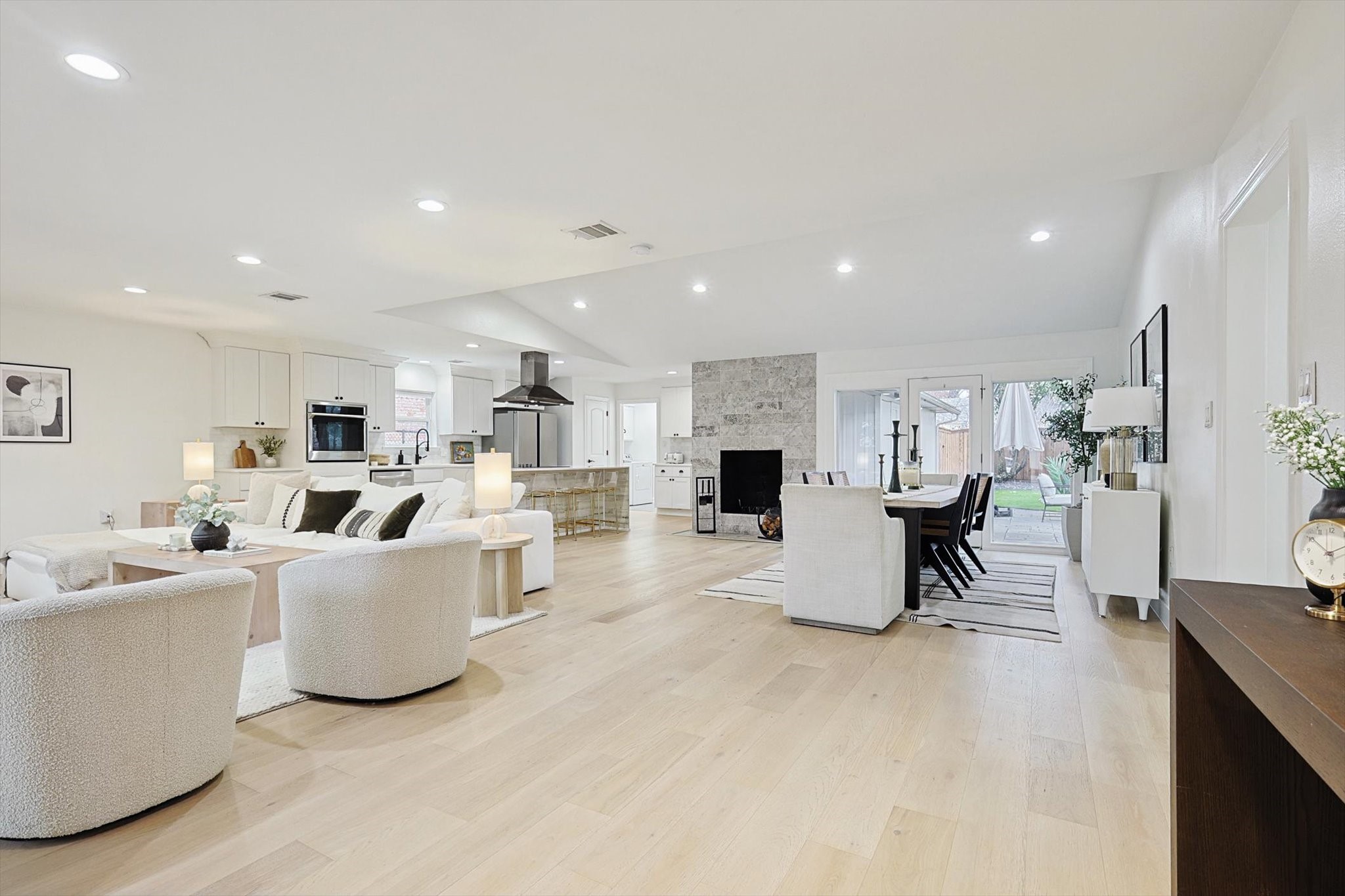 6933 Freemont Street