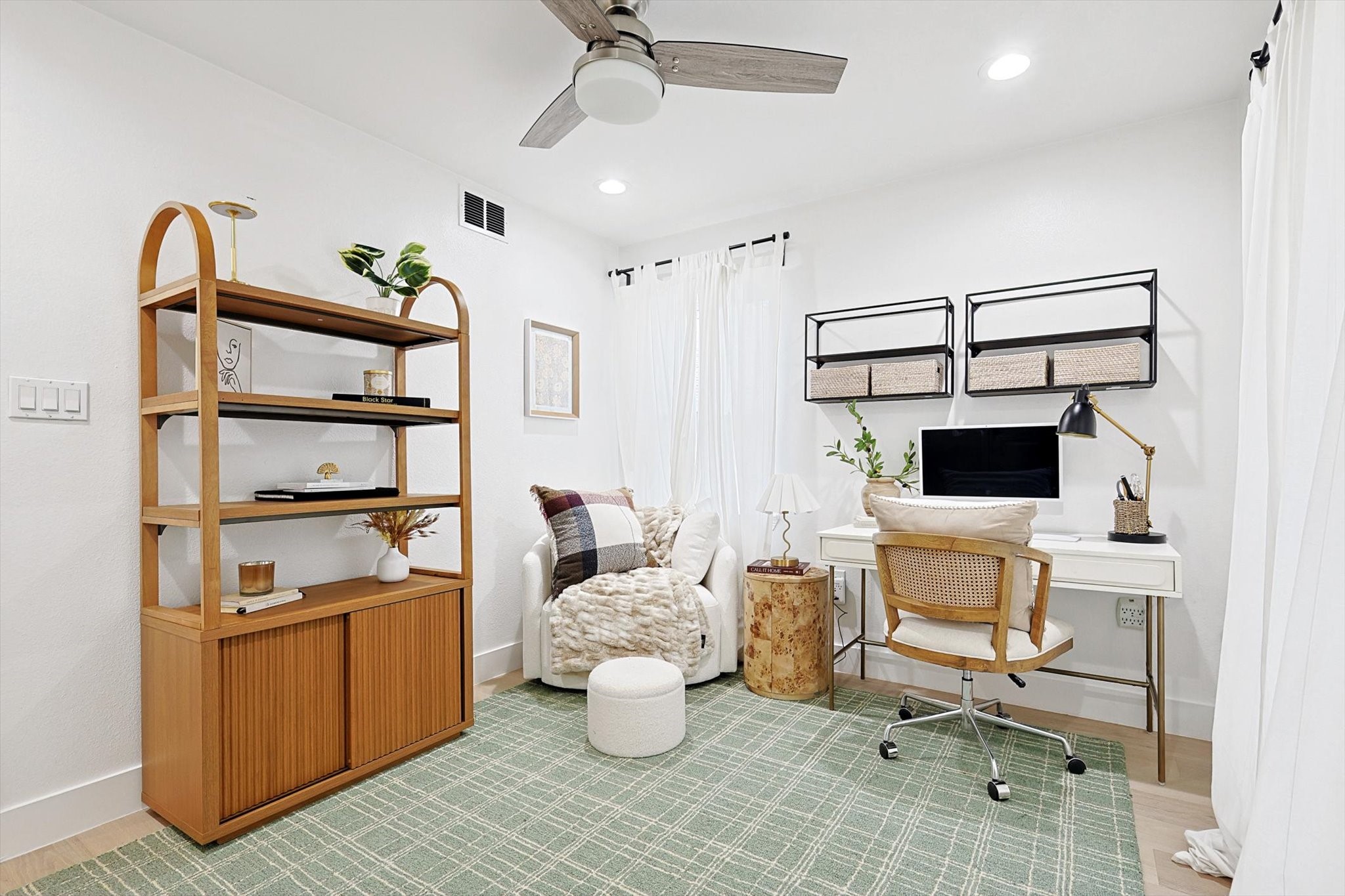 6933 Freemont Street