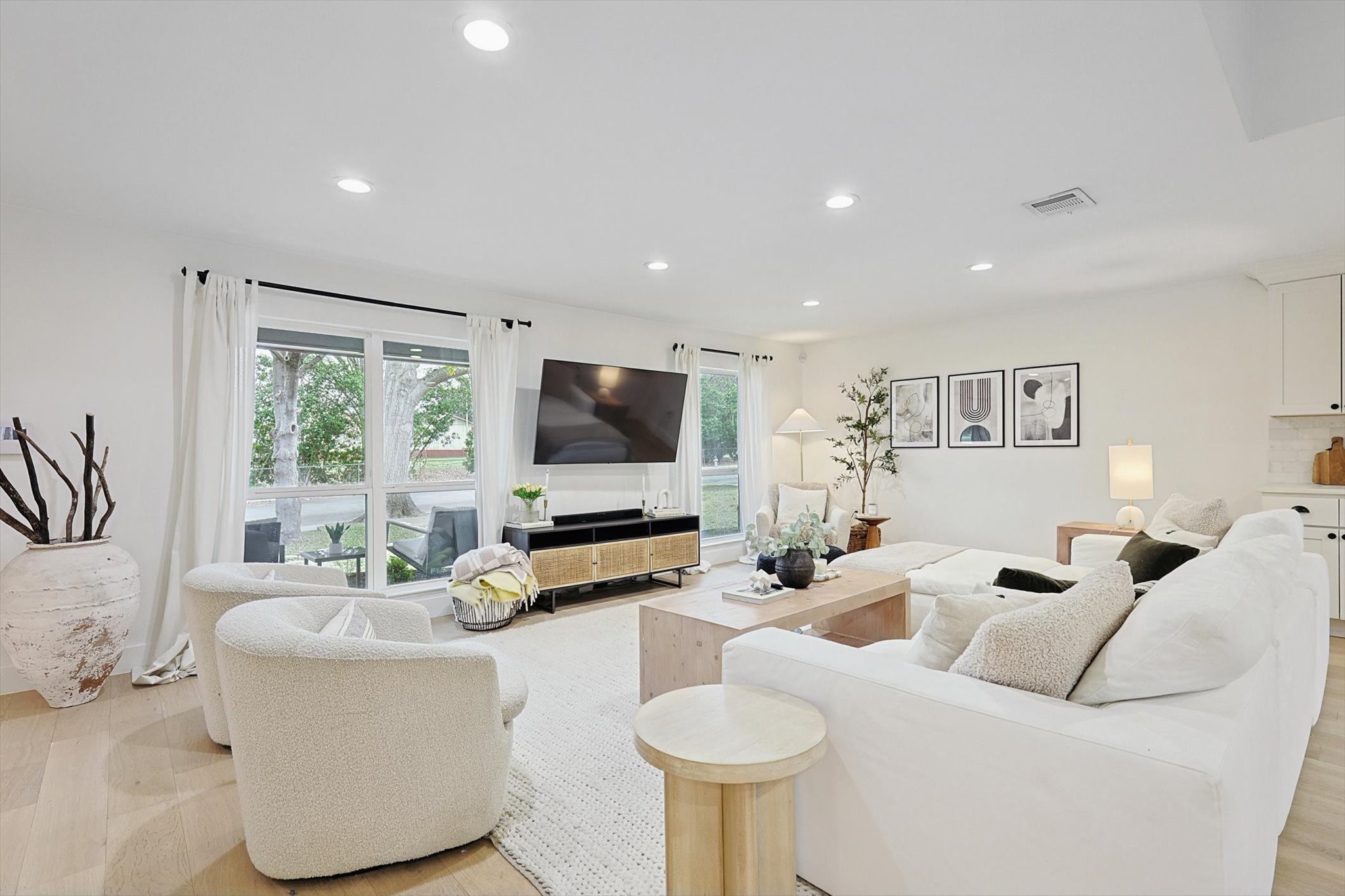 6933 Freemont Street