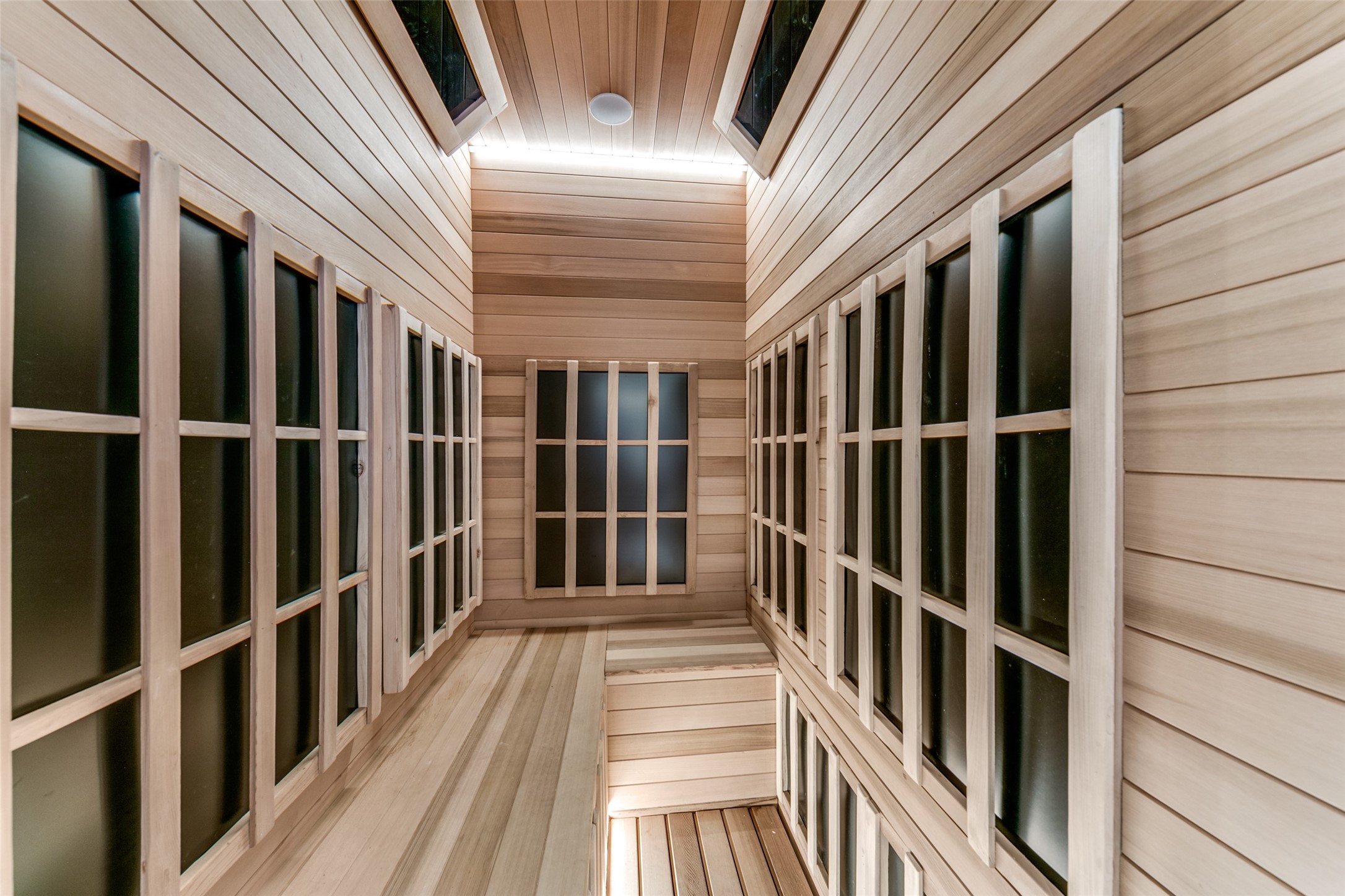 2408 Victory Park Lane 939