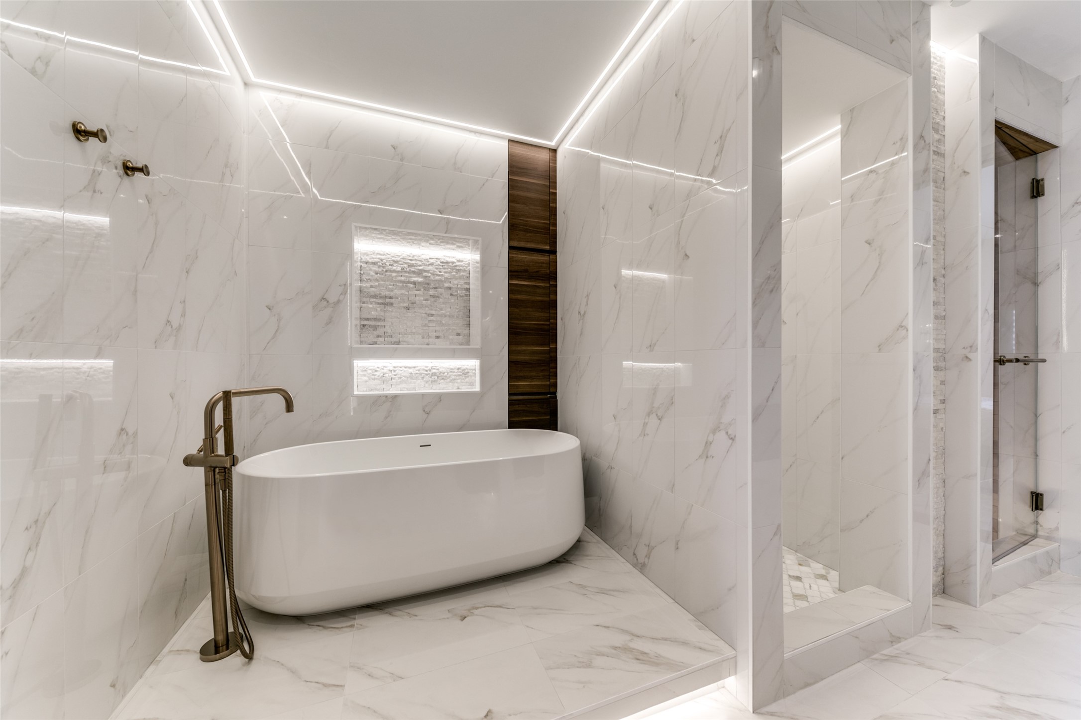 2408 Victory Park Lane 939