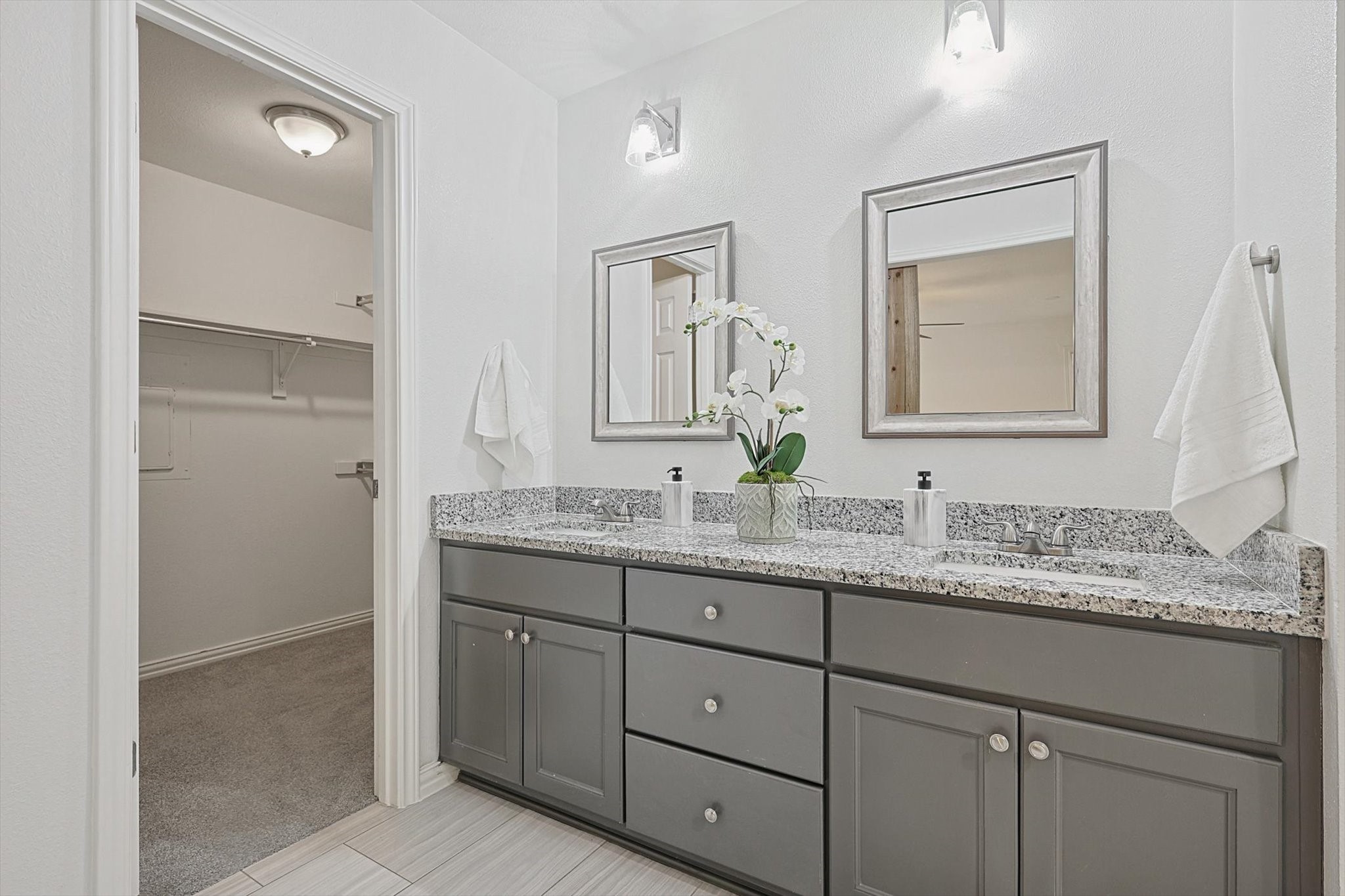 3409 Cromwell Street