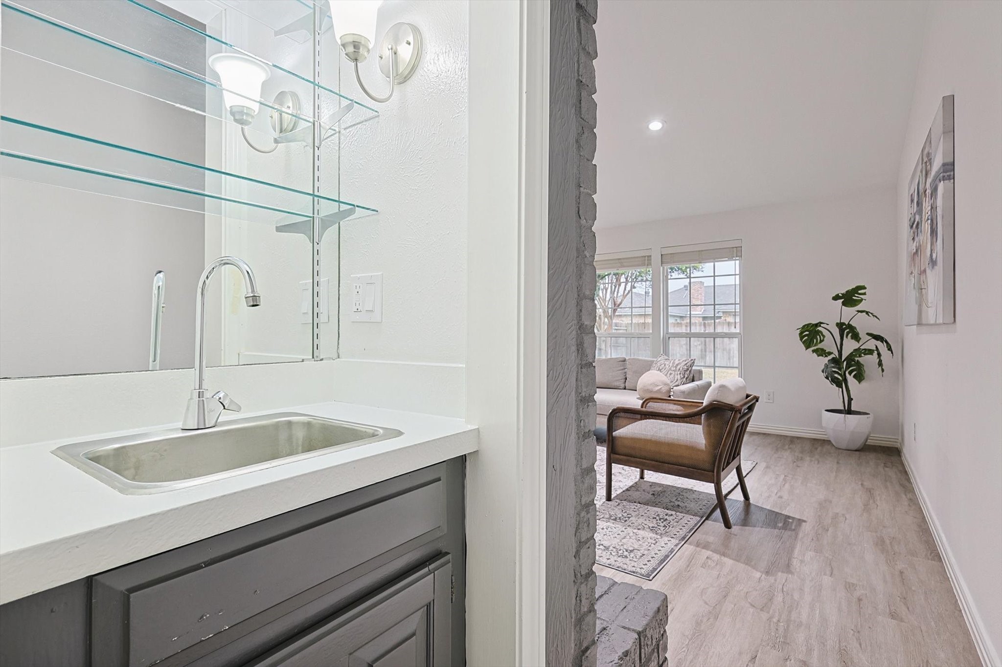 3409 Cromwell Street