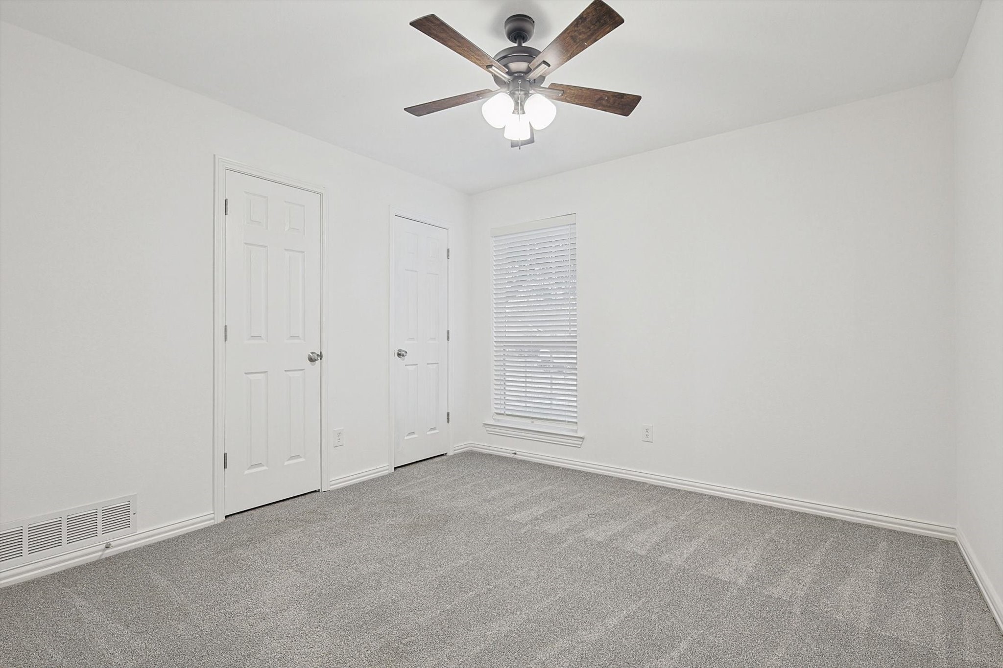 3409 Cromwell Street