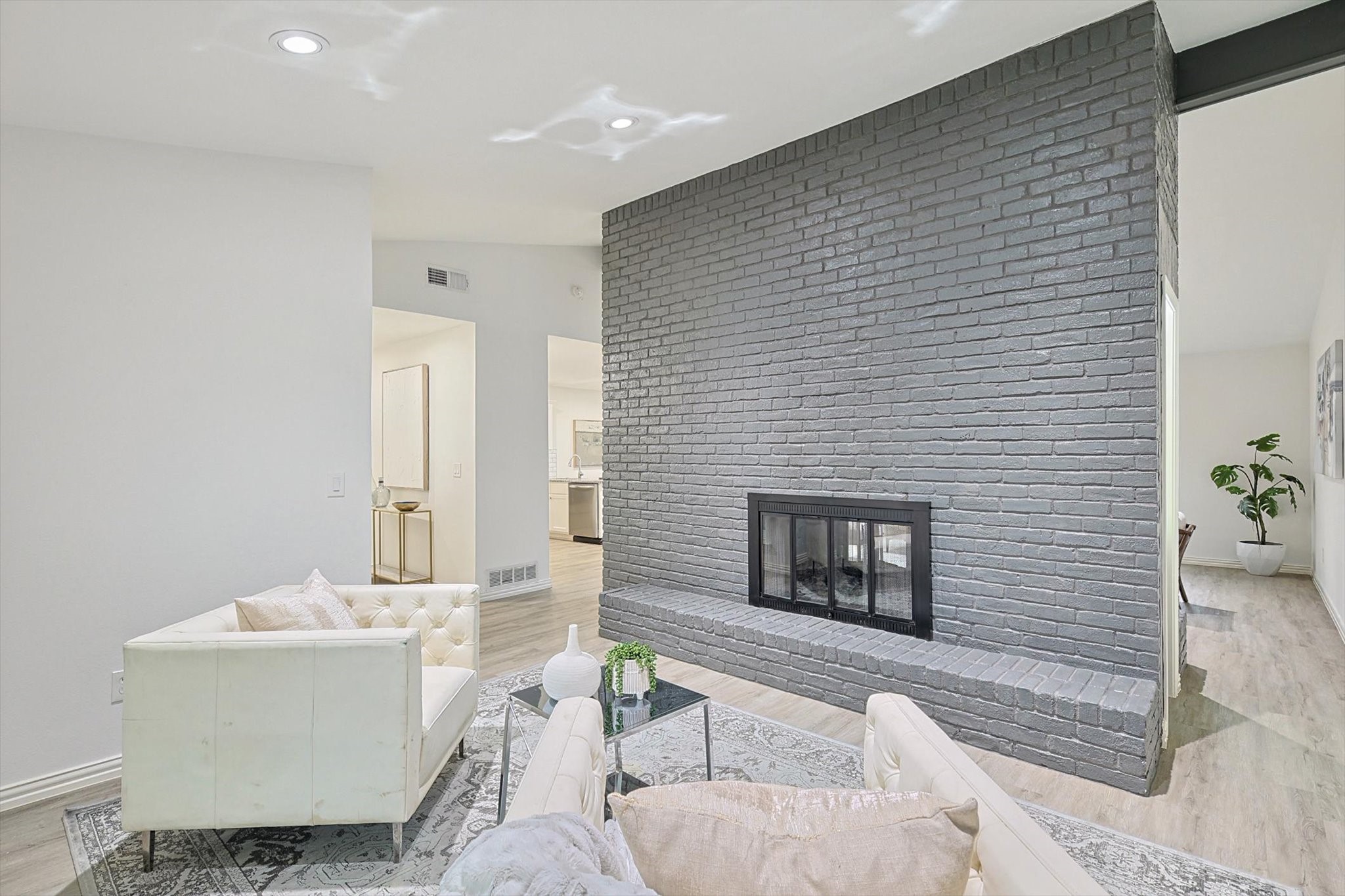 3409 Cromwell Street