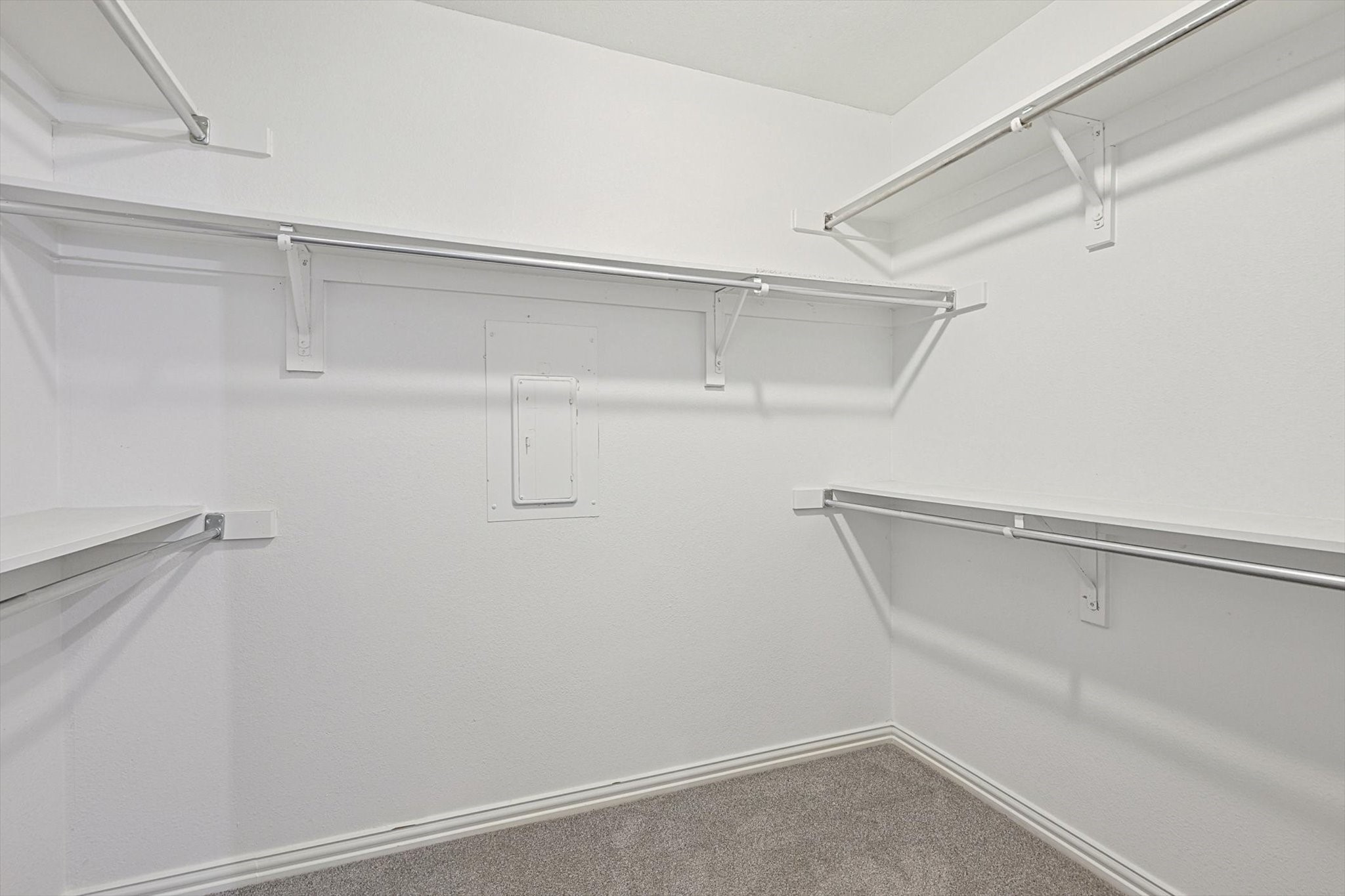 3409 Cromwell Street