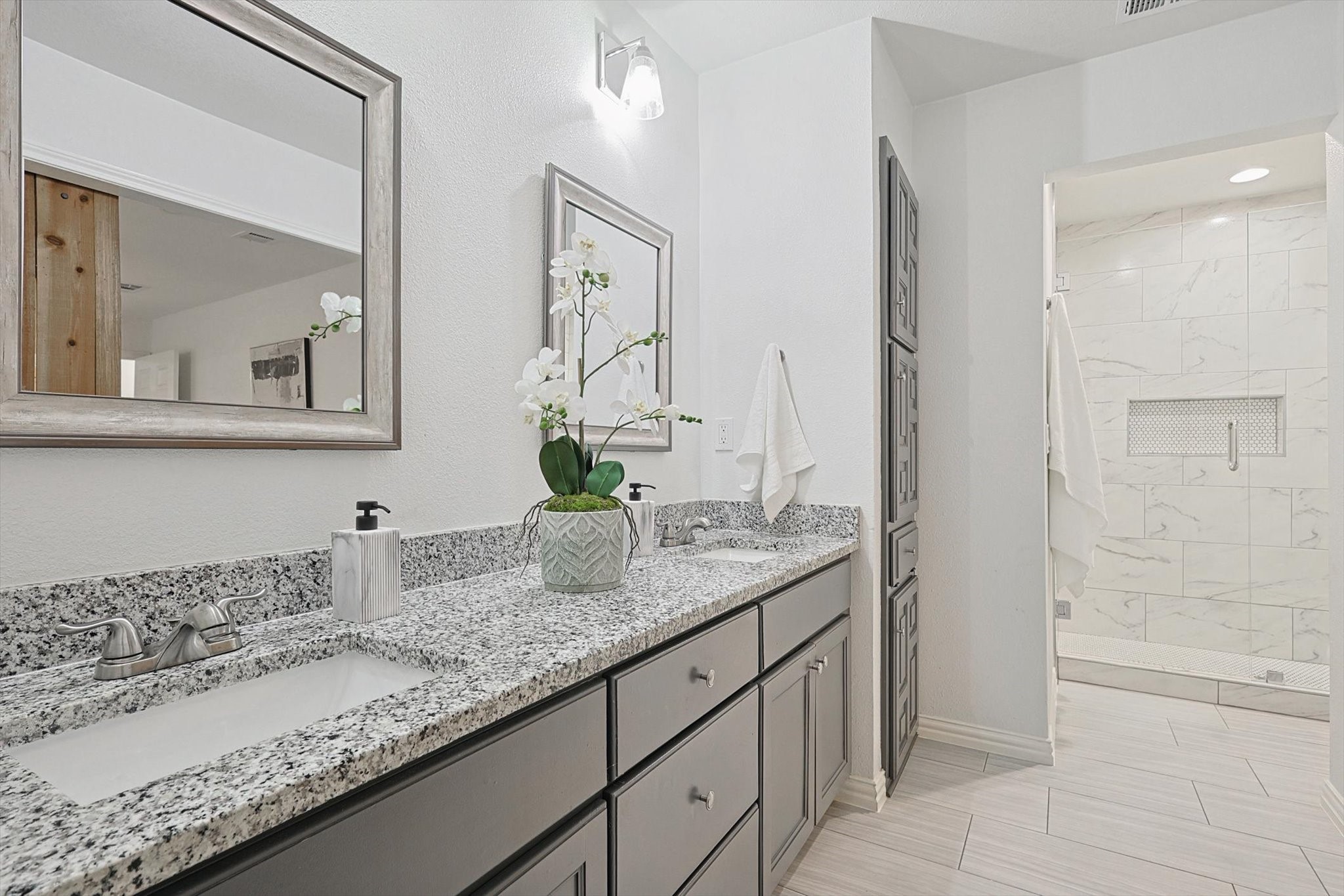 3409 Cromwell Street