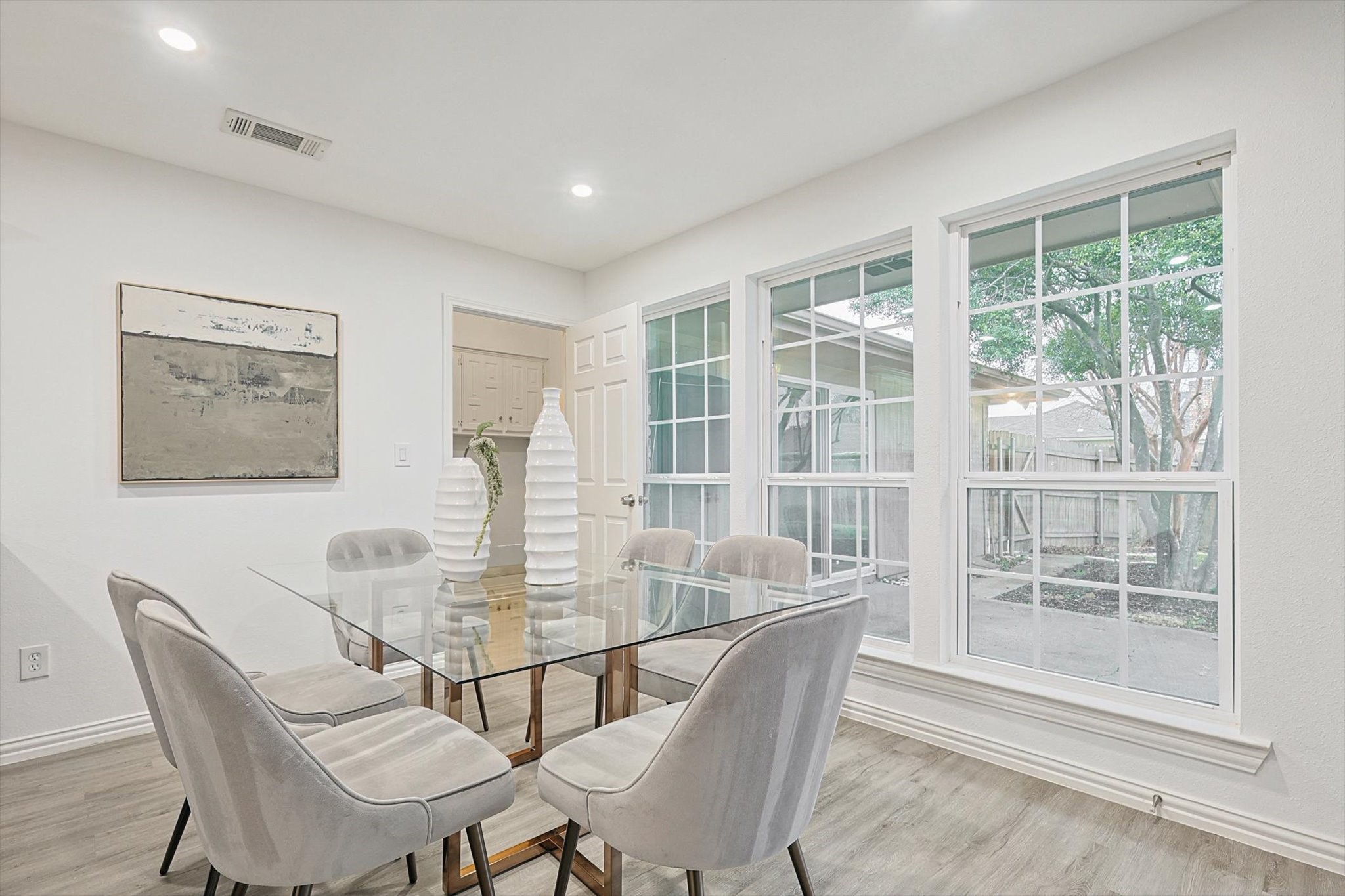 3409 Cromwell Street