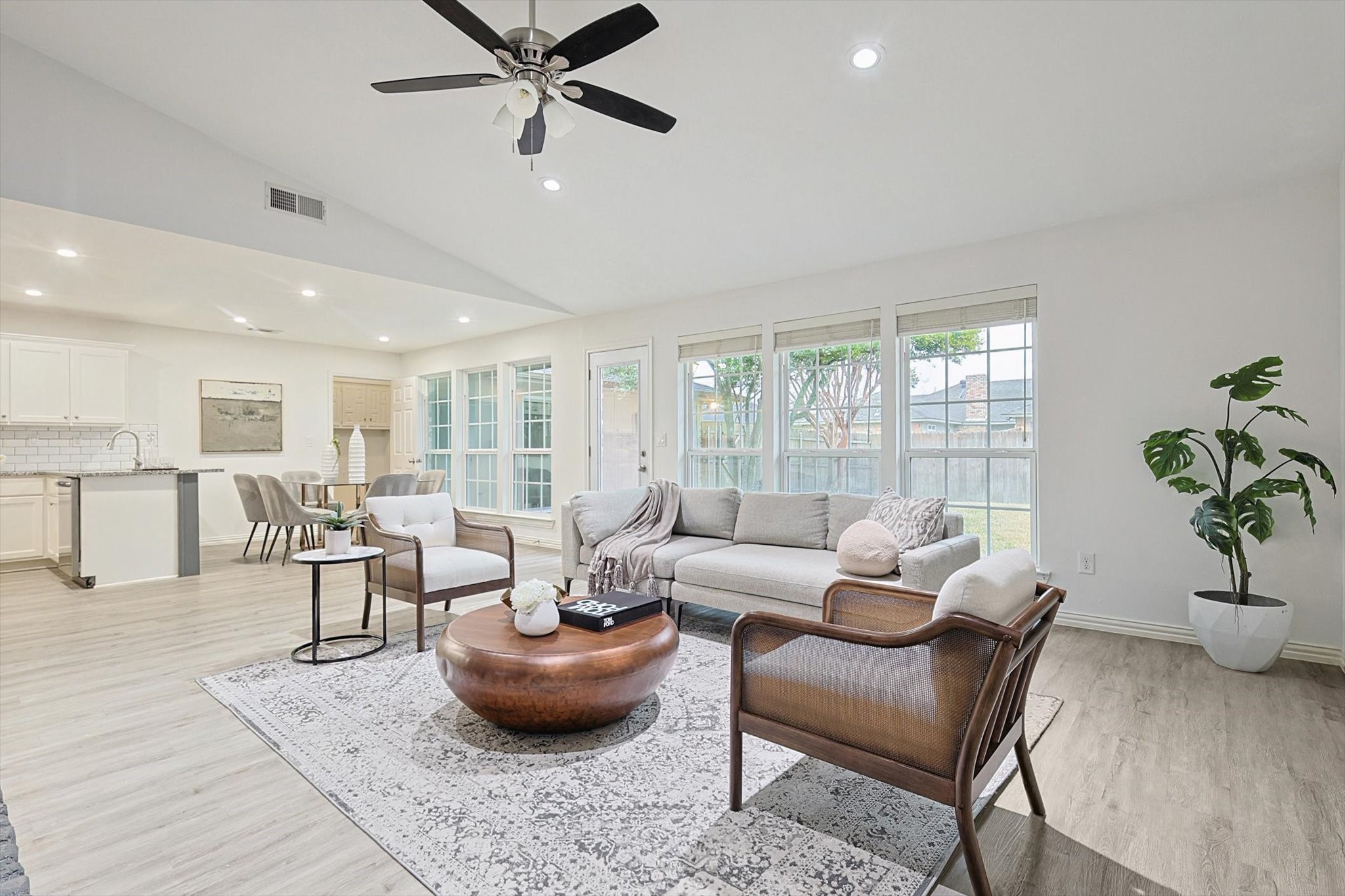 3409 Cromwell Street