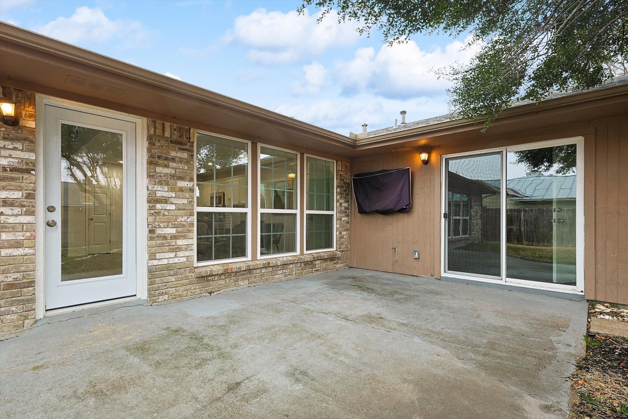 3409 Cromwell Street