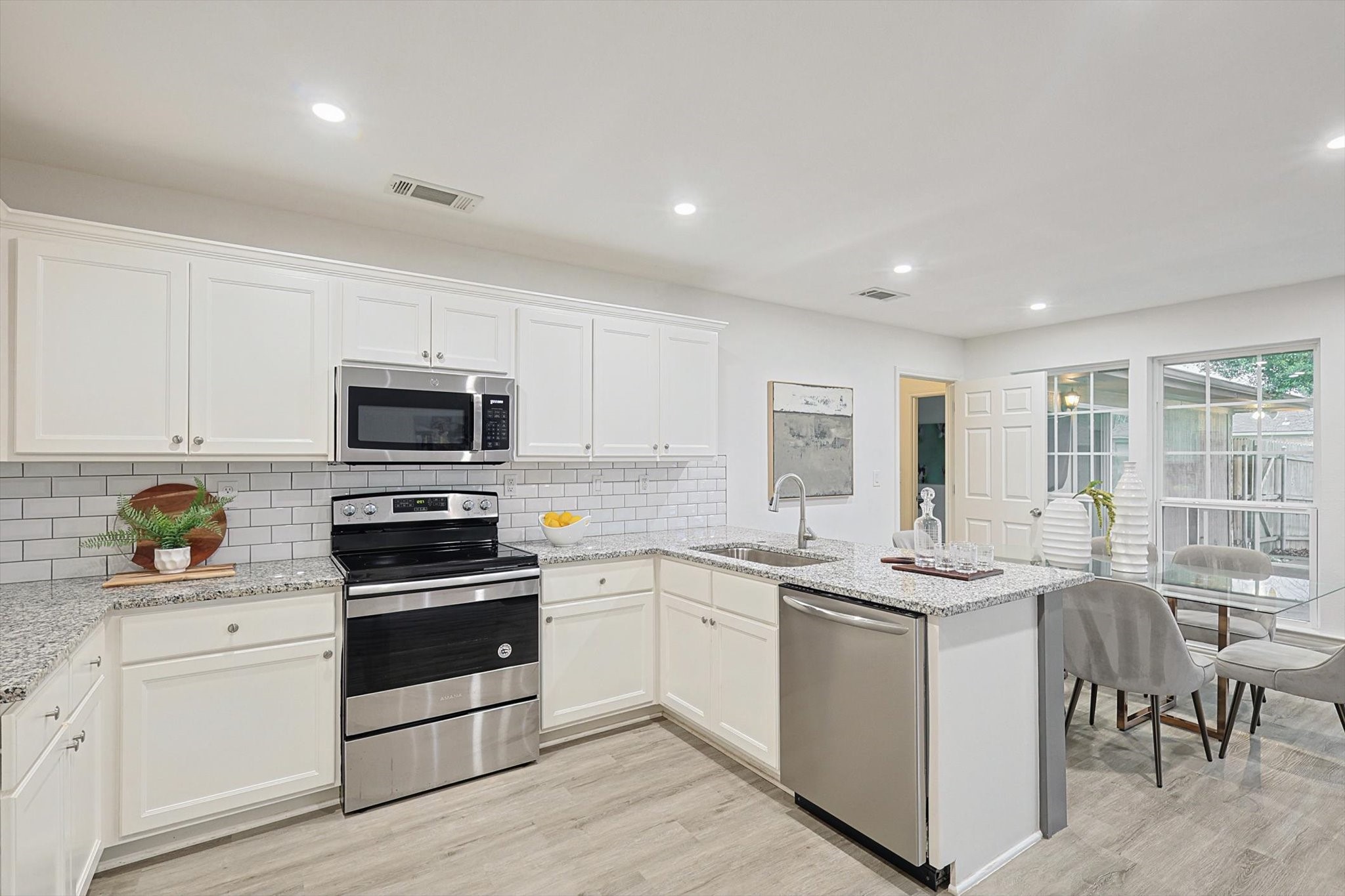 3409 Cromwell Street