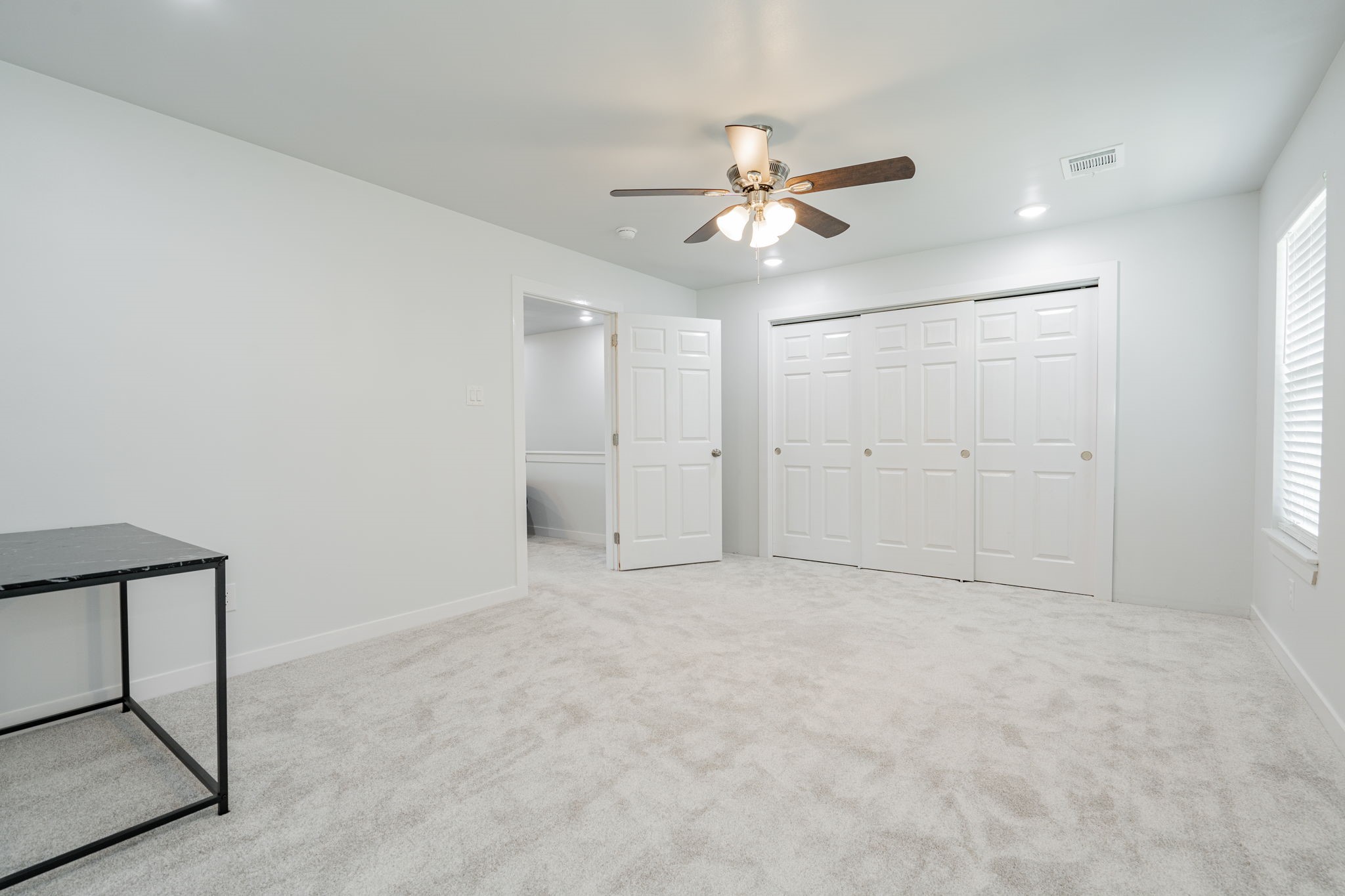 1009 E 1st North Street