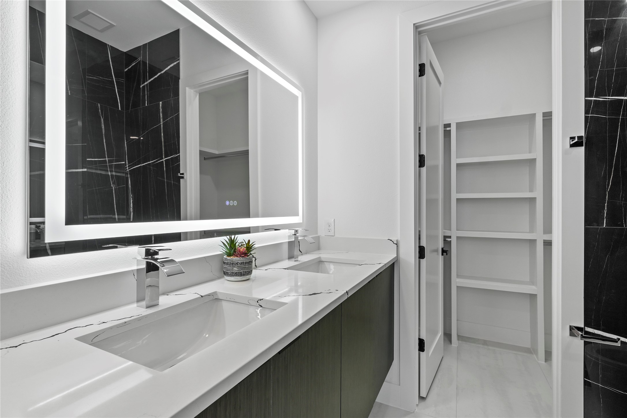 2015 California Drive 104