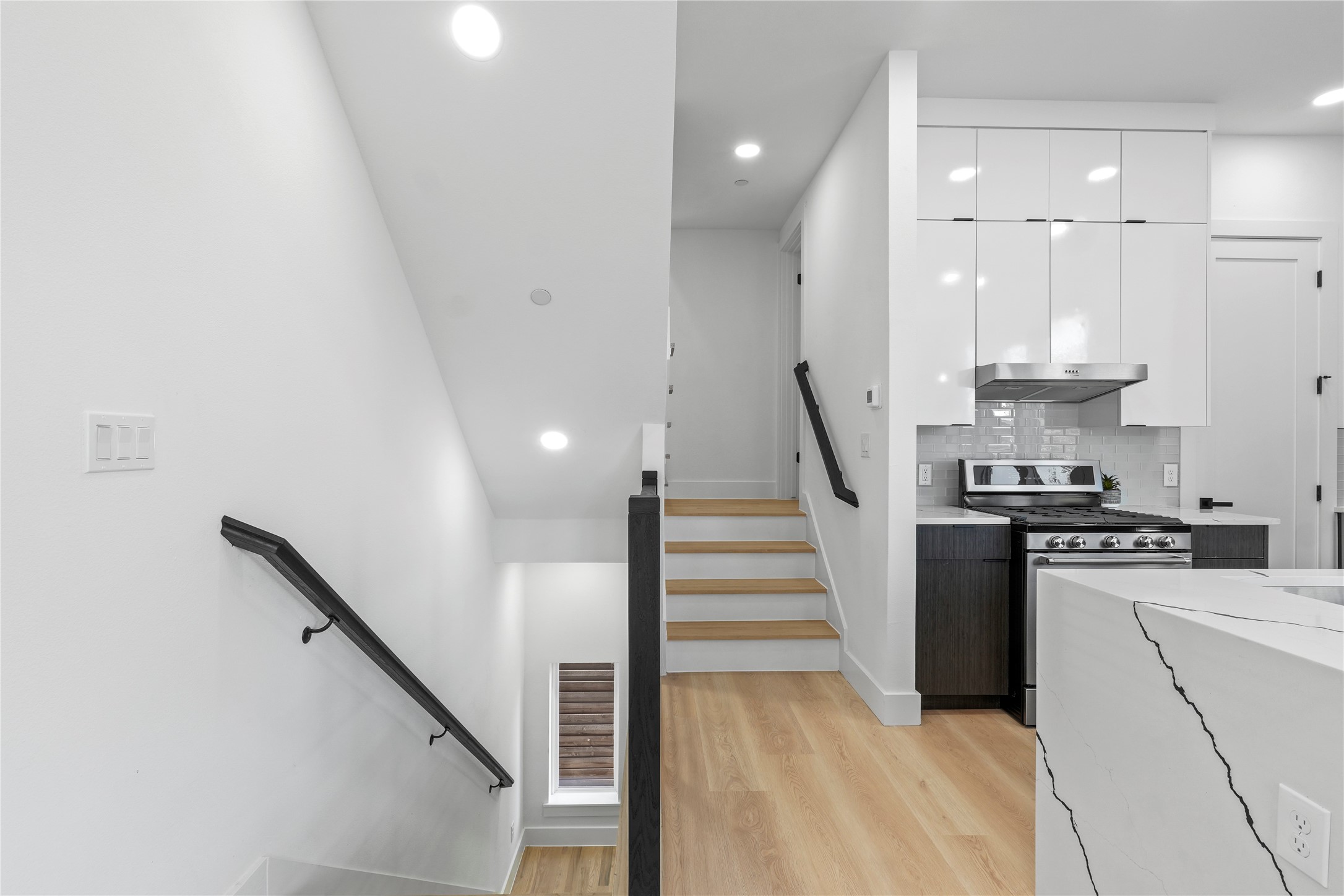 2015 California Drive 104