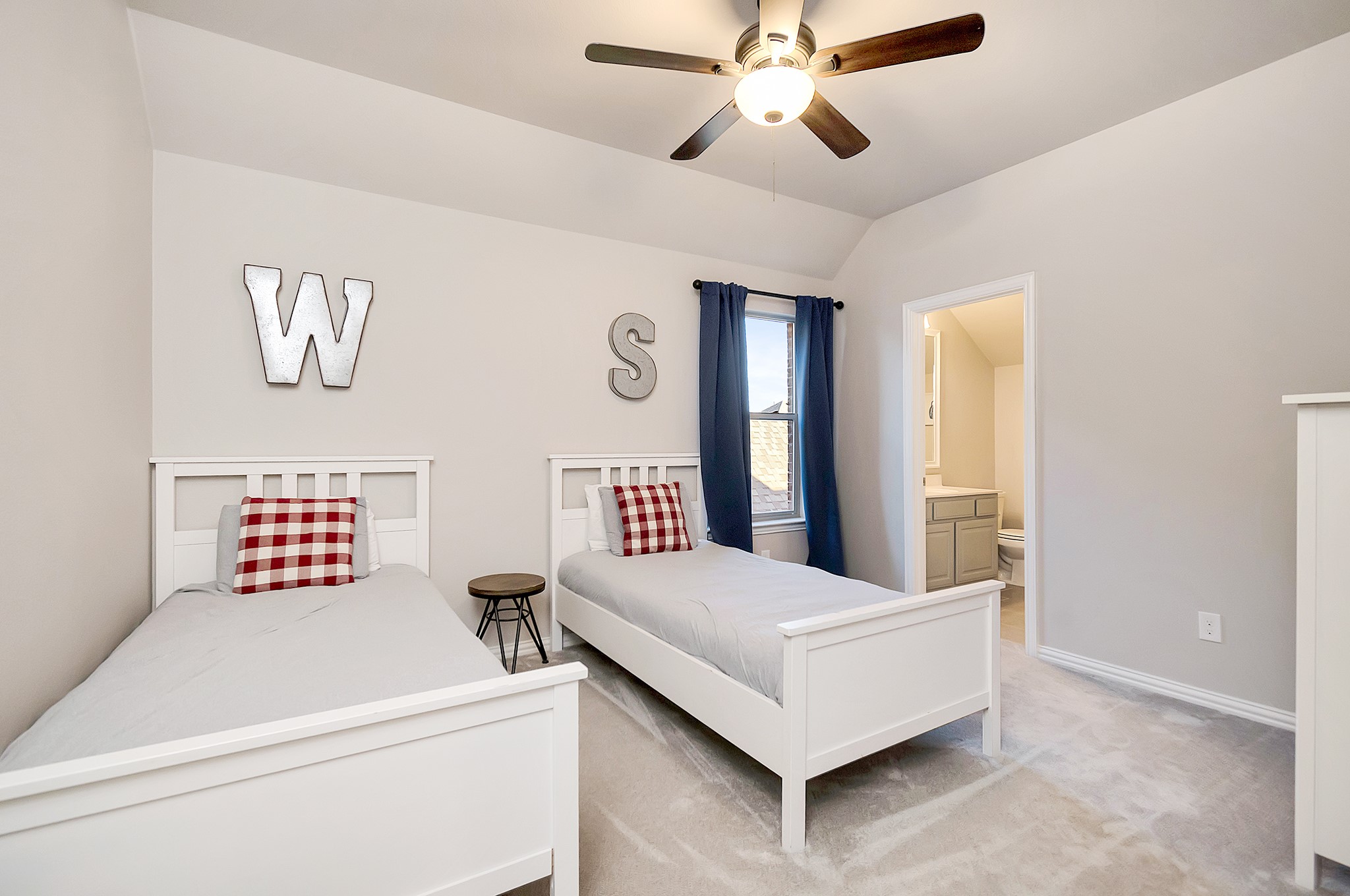 4229 Round Valley Lane