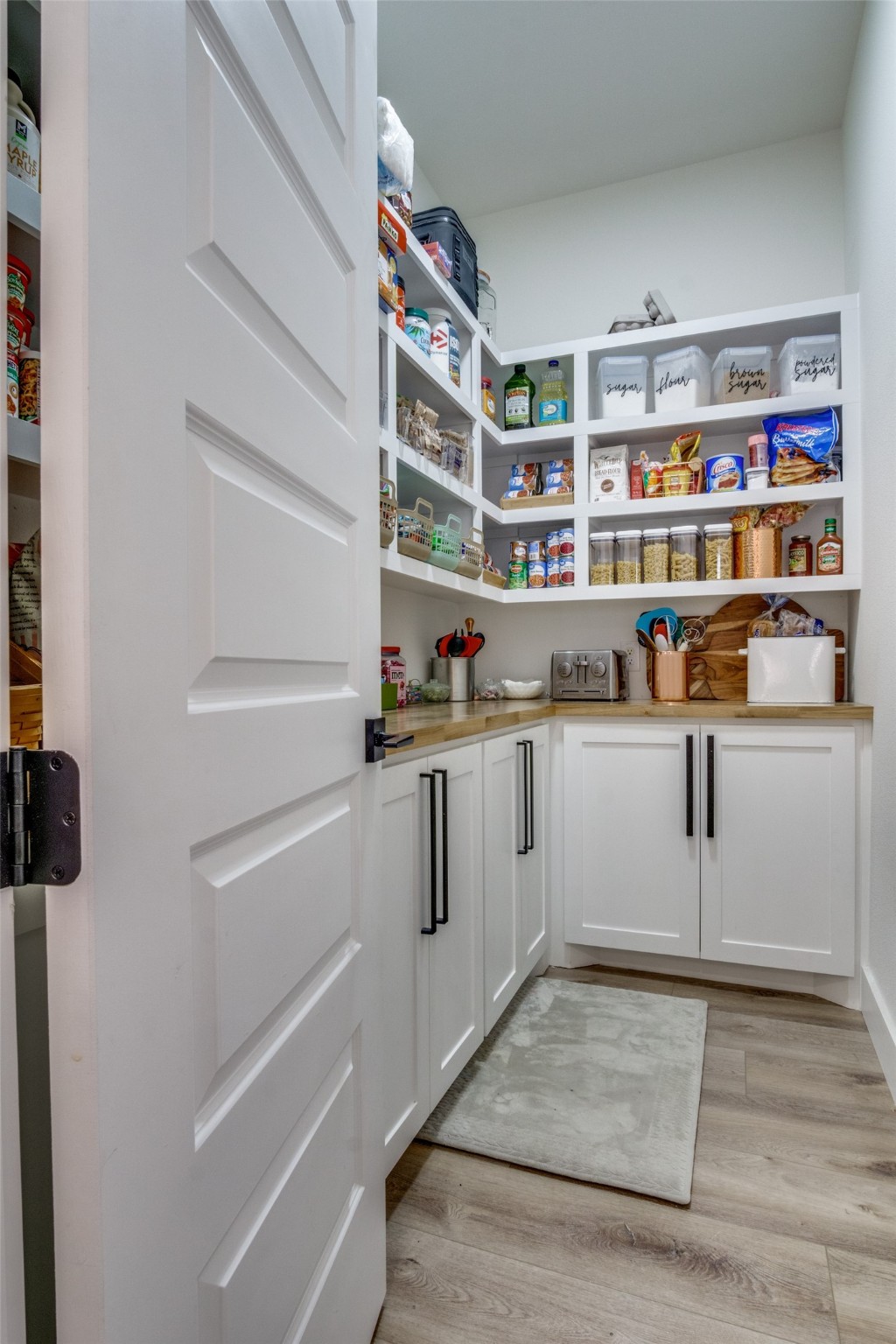 112 Wooded Acres Drive