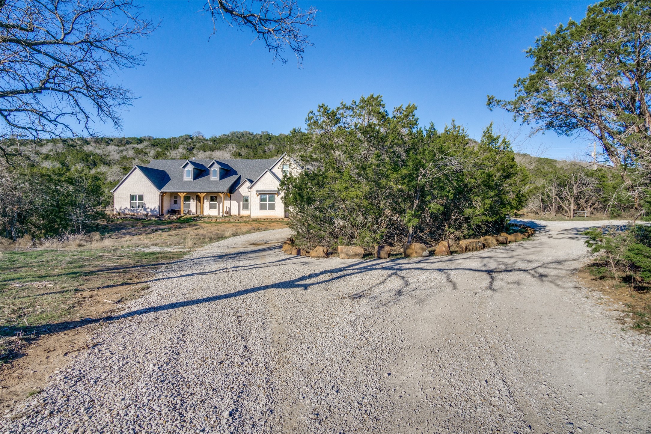 112 Wooded Acres Drive