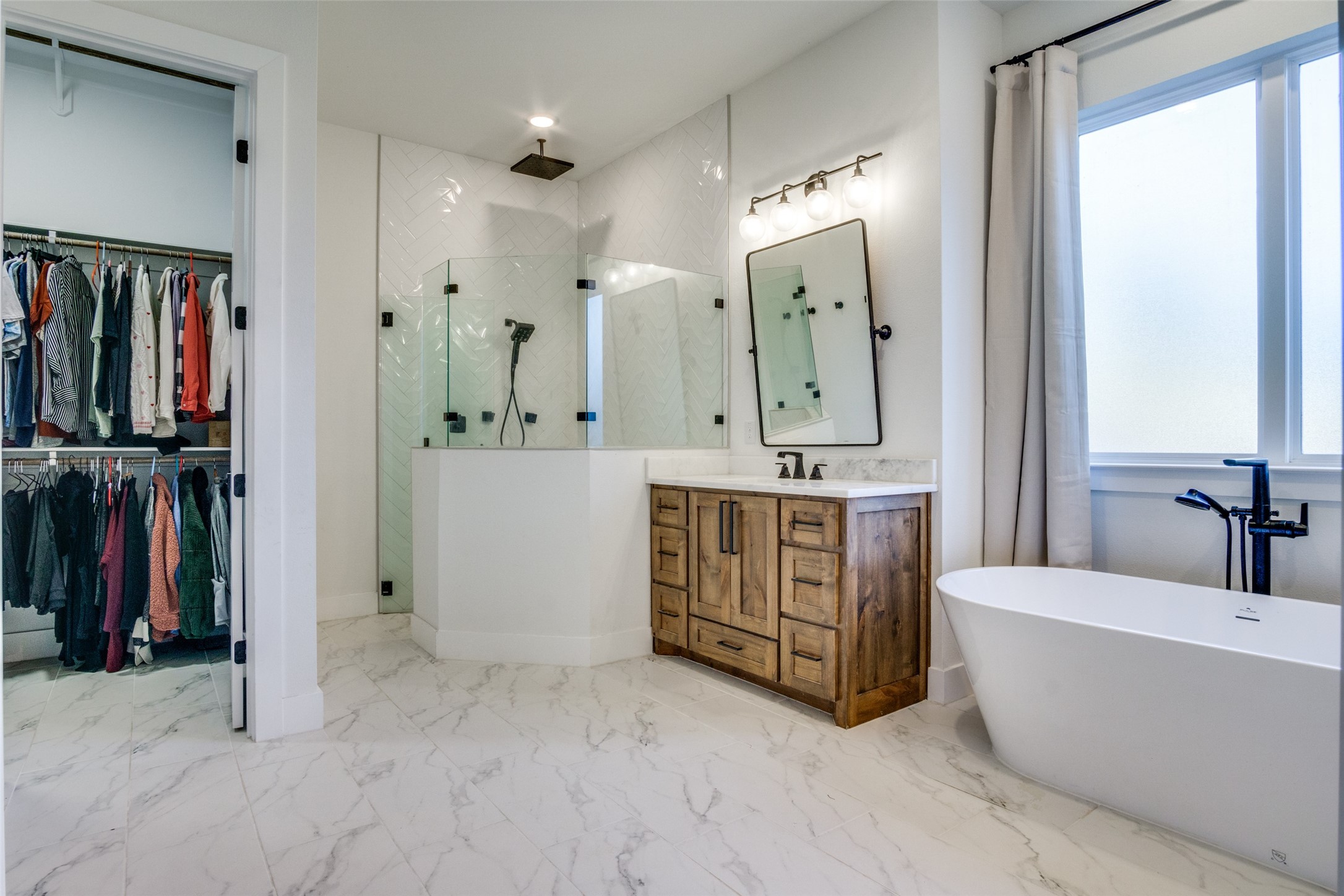 112 Wooded Acres Drive