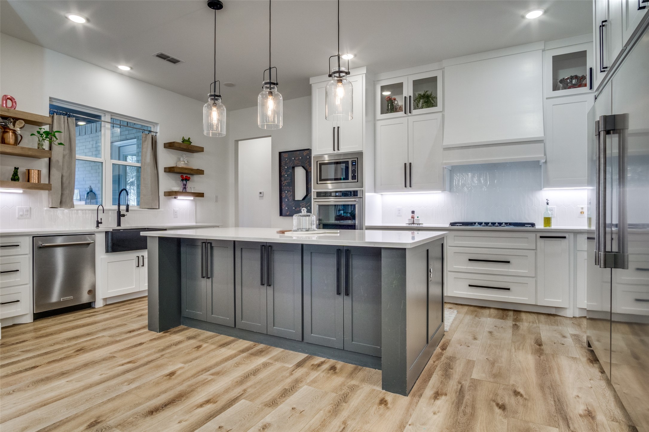 112 Wooded Acres Drive