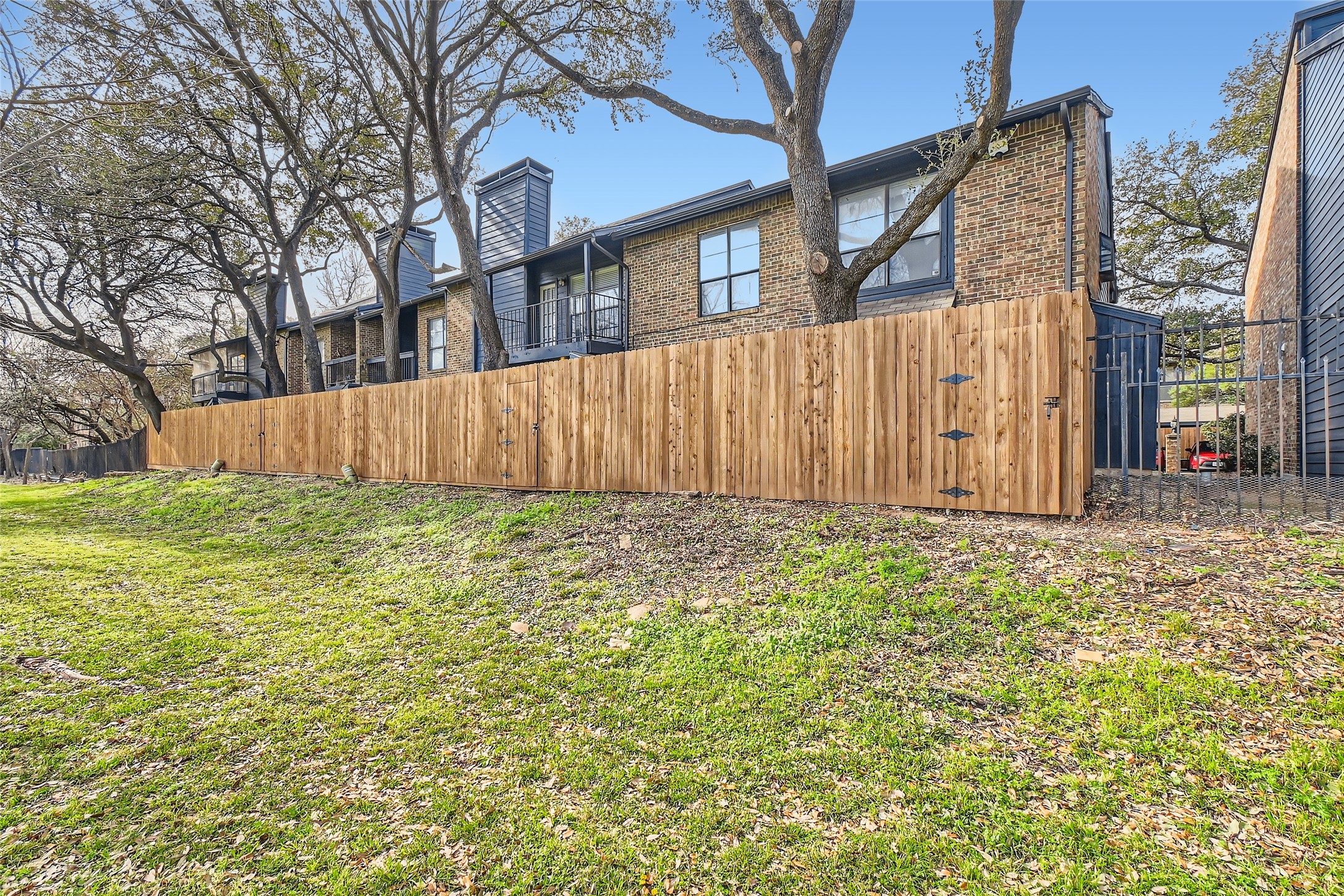 7525 Holly Hill Drive 9