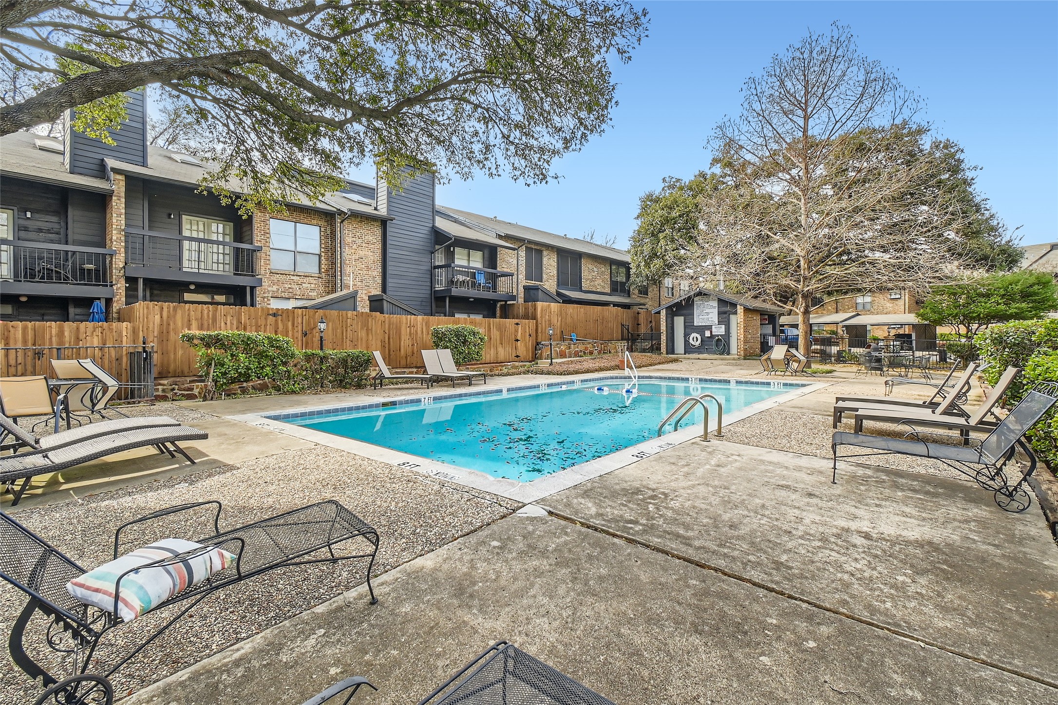 7525 Holly Hill Drive 9